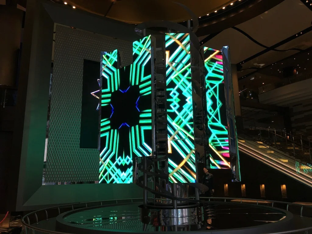 led-sculpture-01.jpg