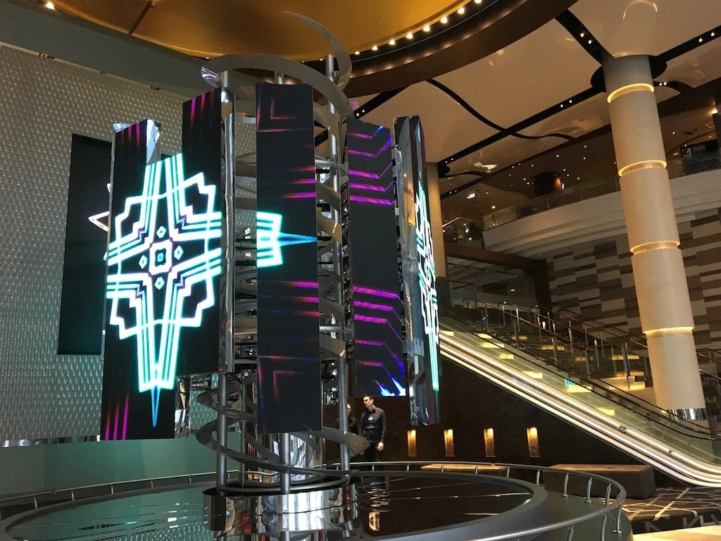 led-sculpture-02.jpg