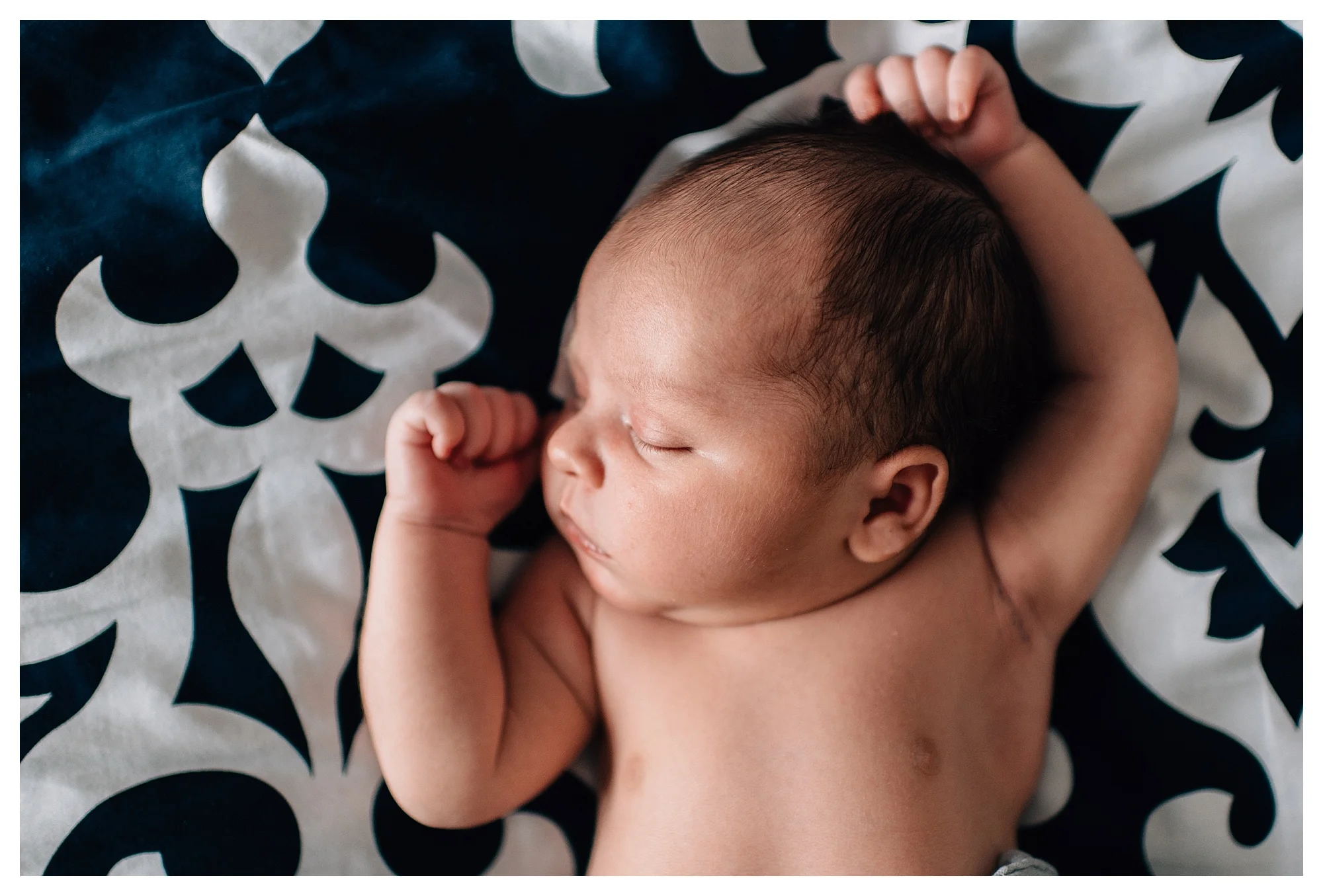 lifestyle newborn photography, newborn photographer, chicago photographer, in home session, newborn photography, affordable photographer, bella nicole photography