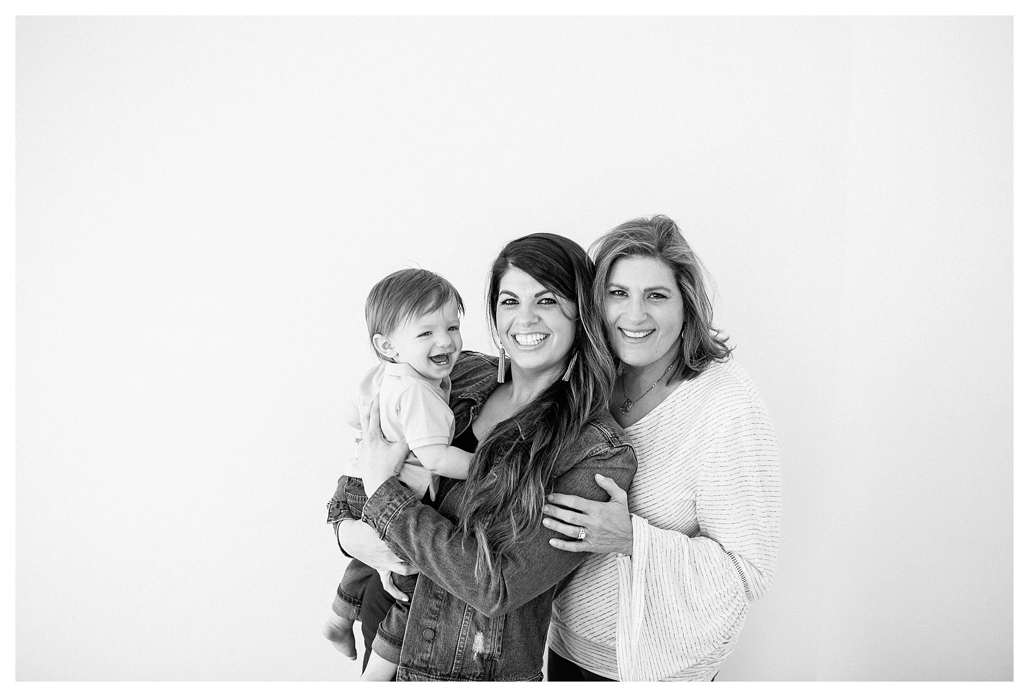 studio photography, affordable photographer, lake county family photographer, barrington photographer, chicago photographer, lifestyle, babies, child photographer, bella nicole photography