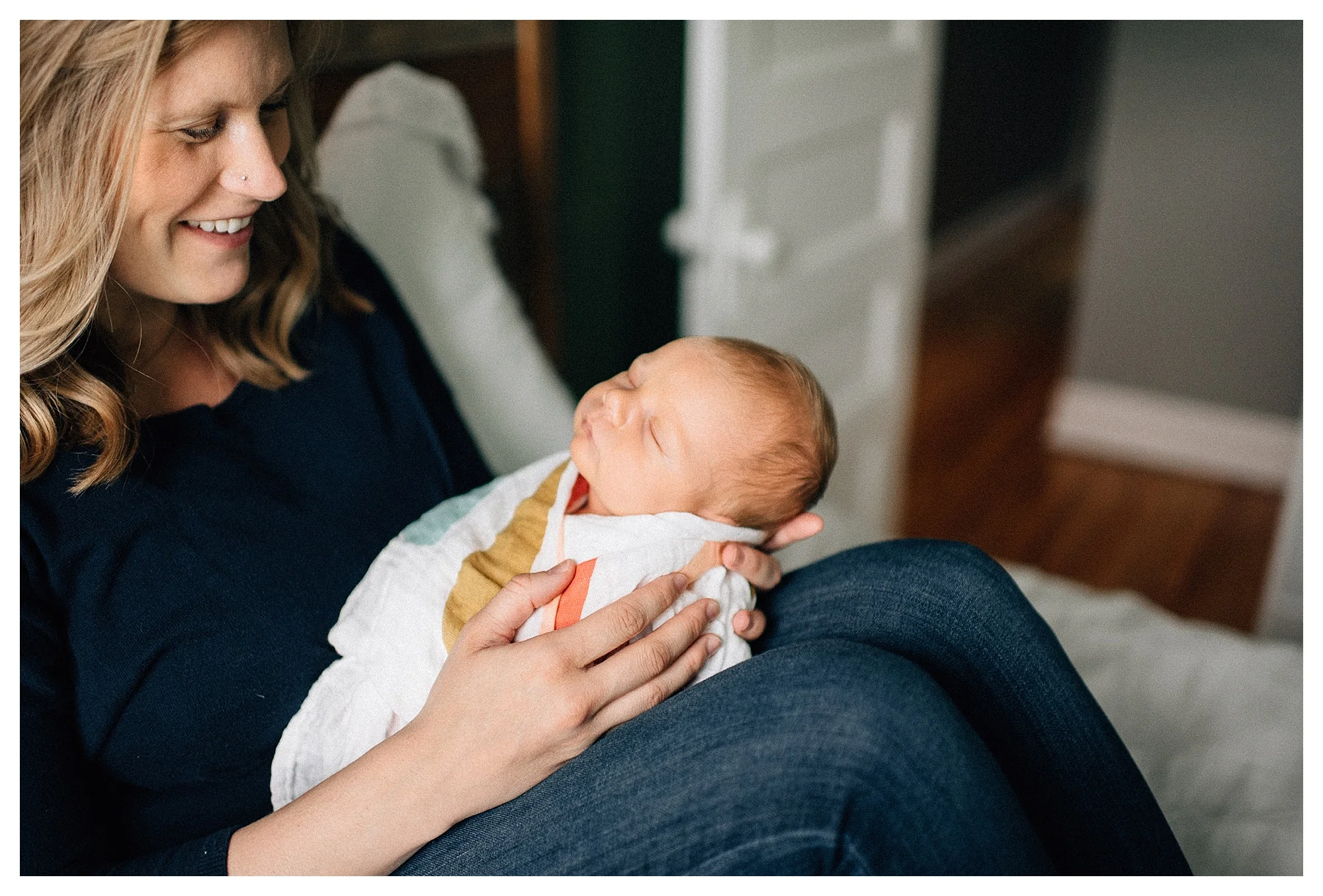 lake county newborn photographer, lifestyle photography, chicago phootgrapher, newborn, baby led, organic, bella nicole photography
