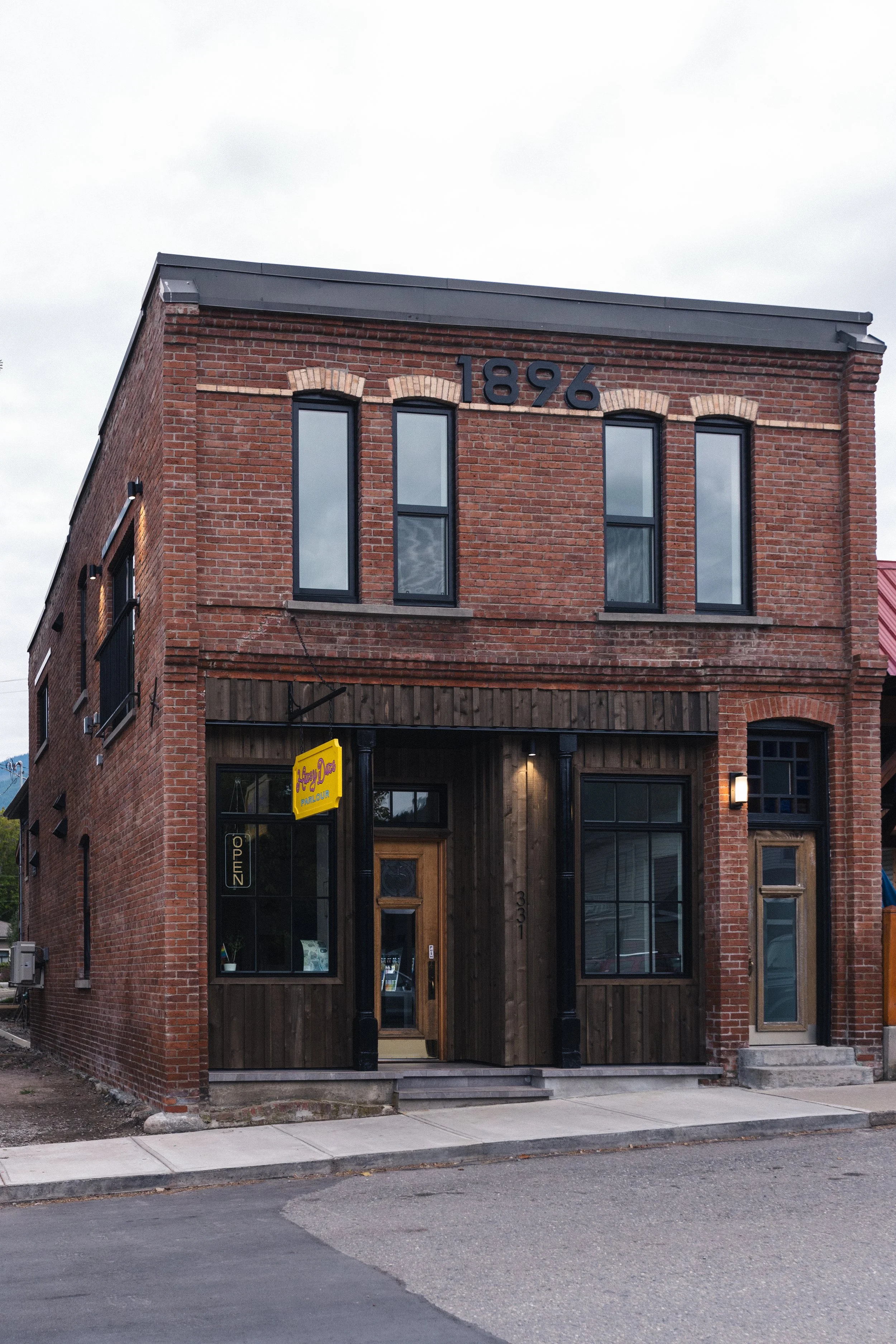 Exterior 3.jpg