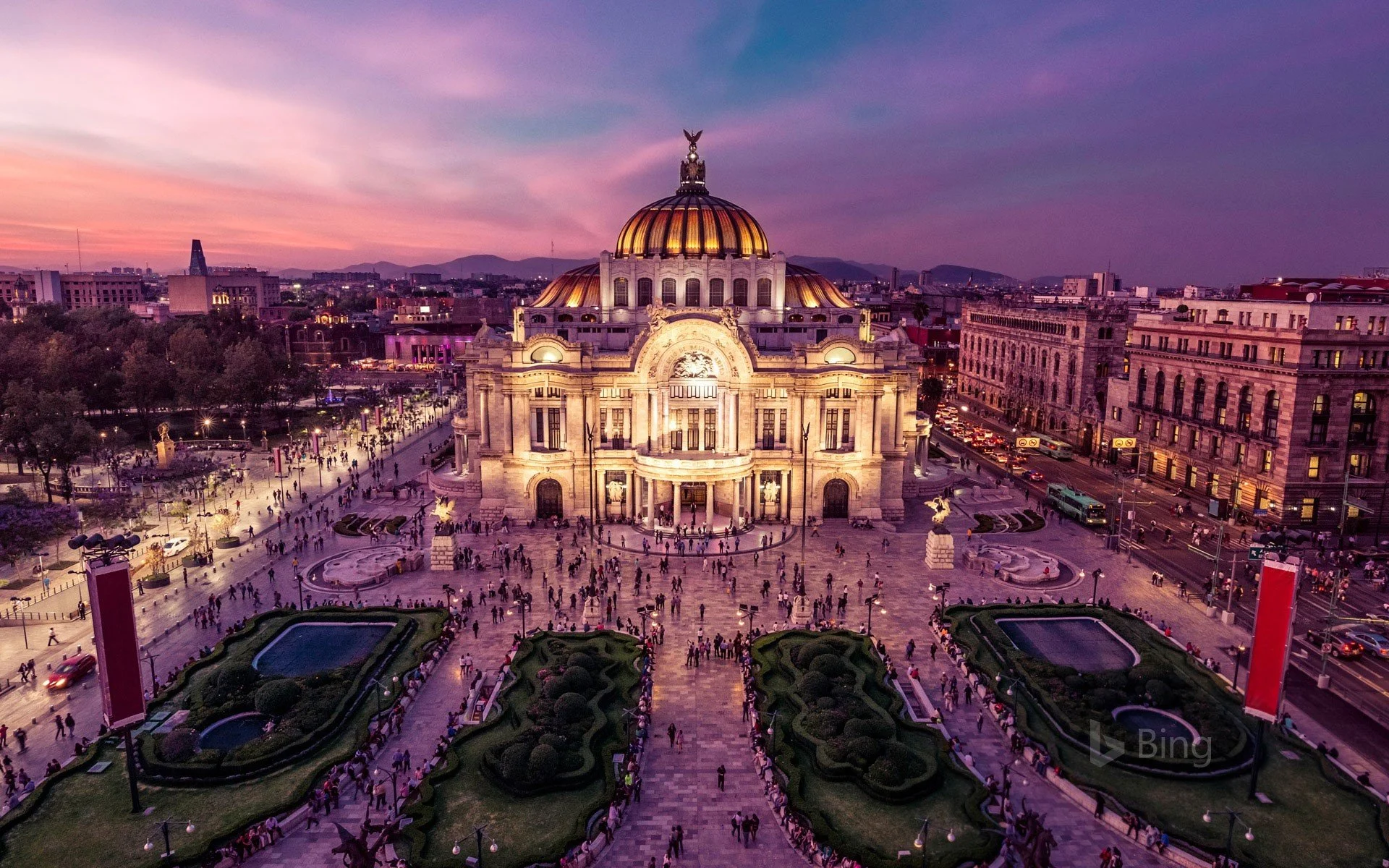 Palacio de Bellas Artes in Mexico City - Copy.jpg