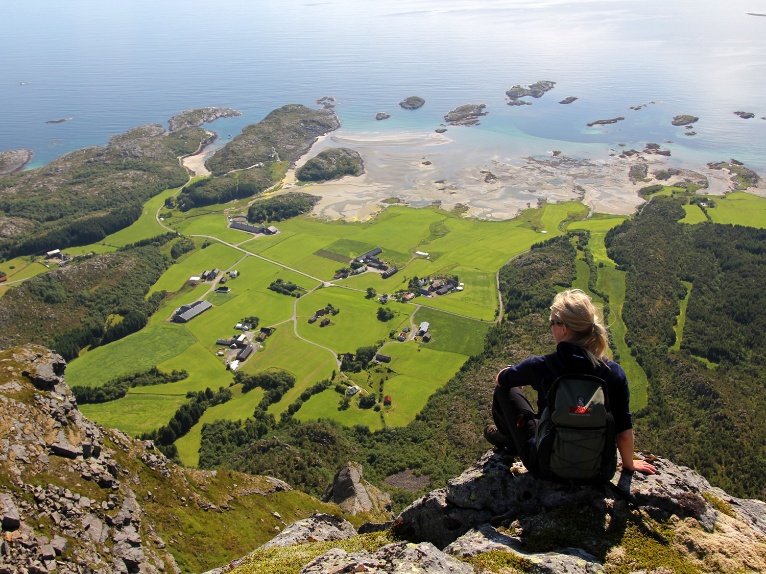 007565_yvind Flatmo_www.visithelgeland.com_Vega.png