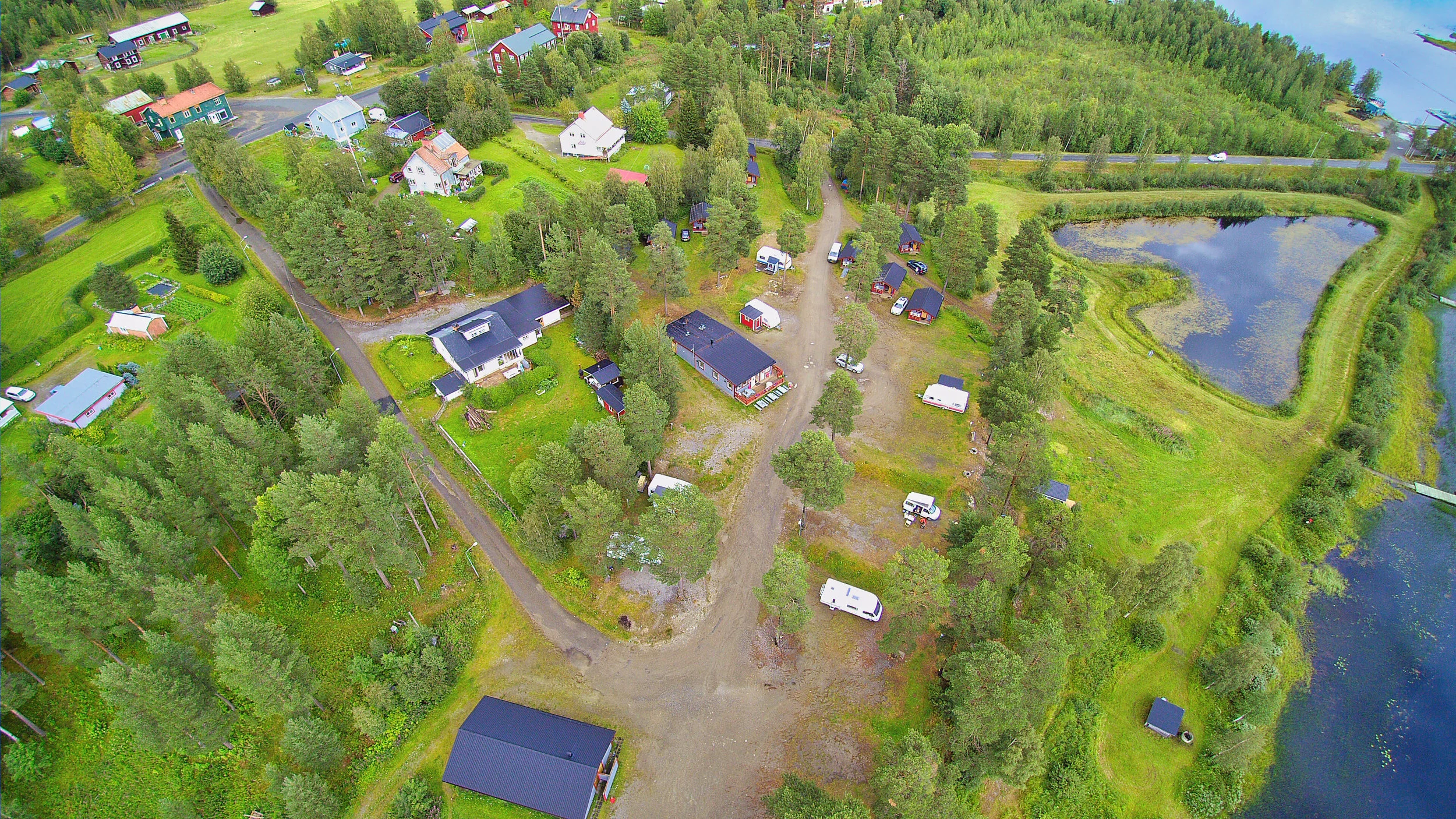 Flygfoto Sonfjällcampen 2016-08-09 (3).jpeg