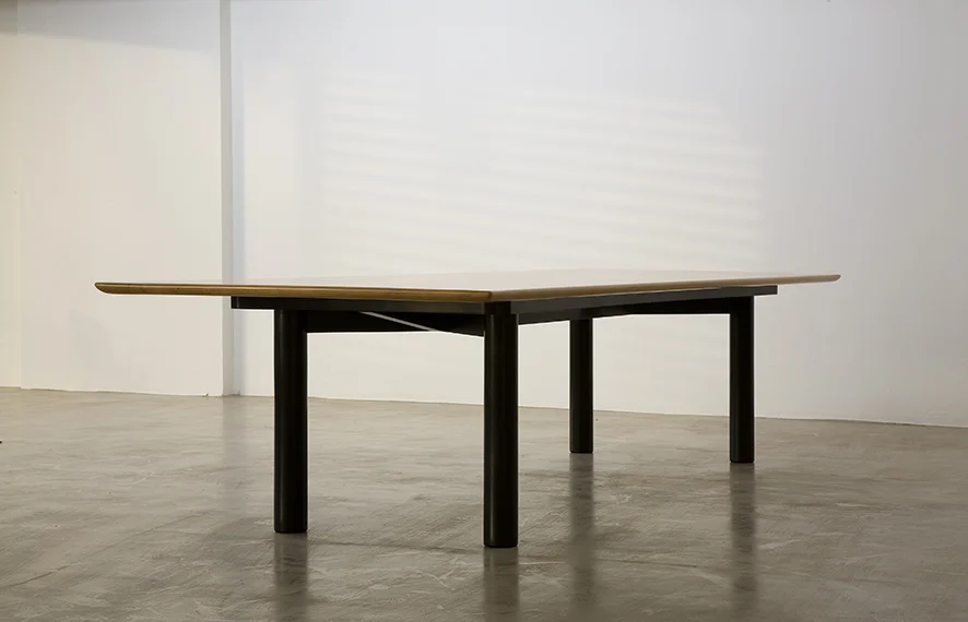 2010_7436_KarenChekerdjian_Wing_DiningTable_(©)NadimAsfar.jpg