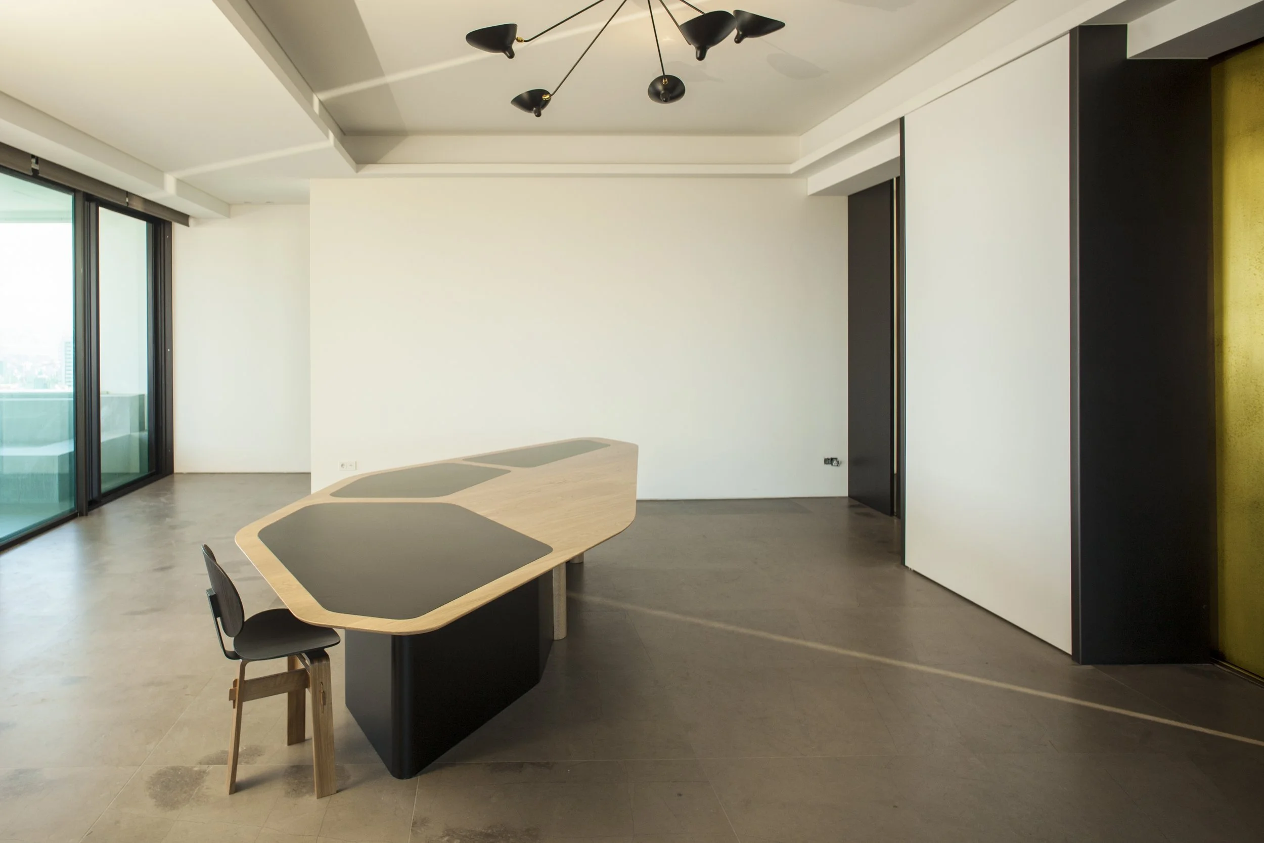 KarenChekerdjian_BeSpoke_Shell table_MPinarelli_03.jpg