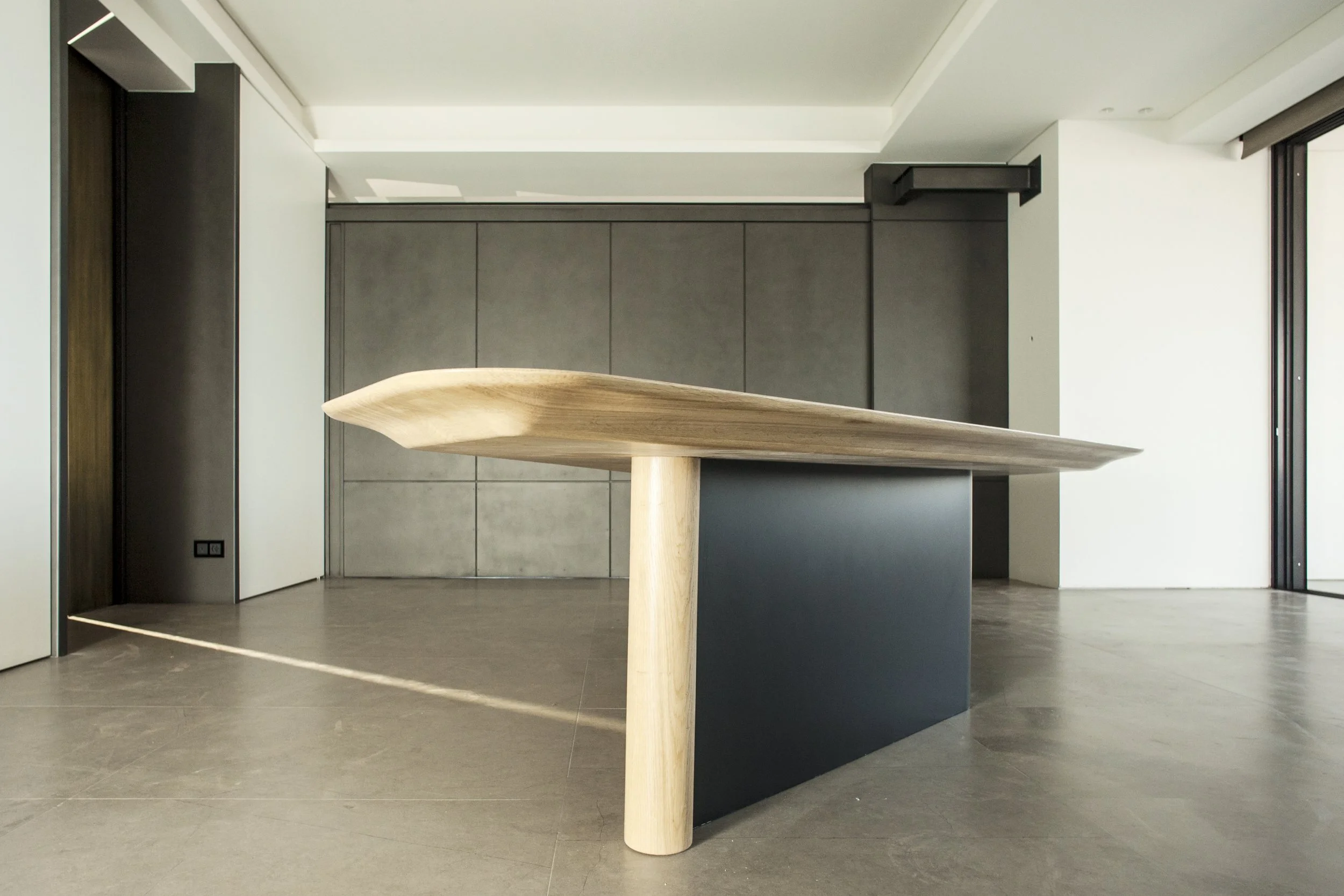 KarenChekerdjian_BeSpoke_Shell table_MPinarelli_07.jpg