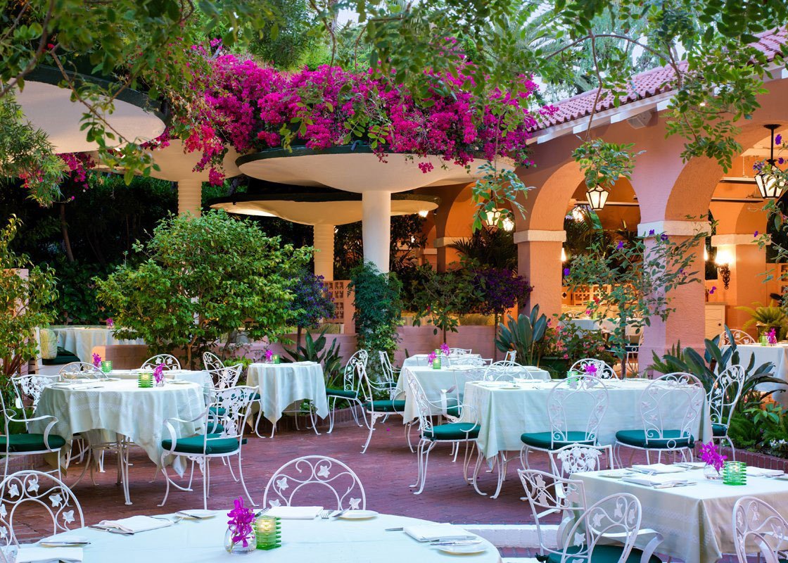 FWpolo-lounge-patio-beverly-hills-hotel-1.jpg