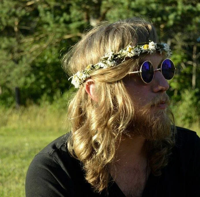 Photo: https://www.facebook.com/karlmarkus.panik