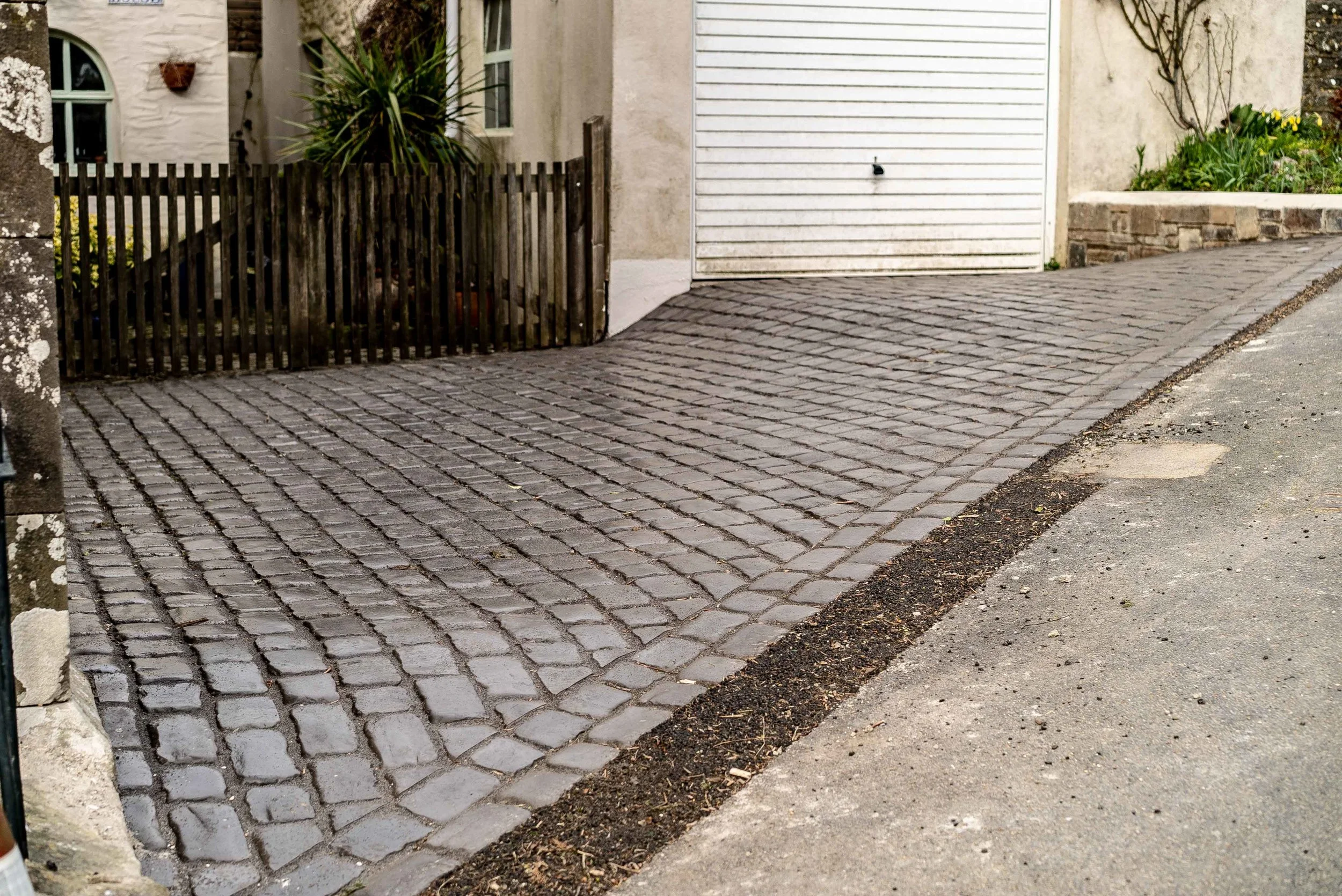 evergreen cobble driveways-2.jpg