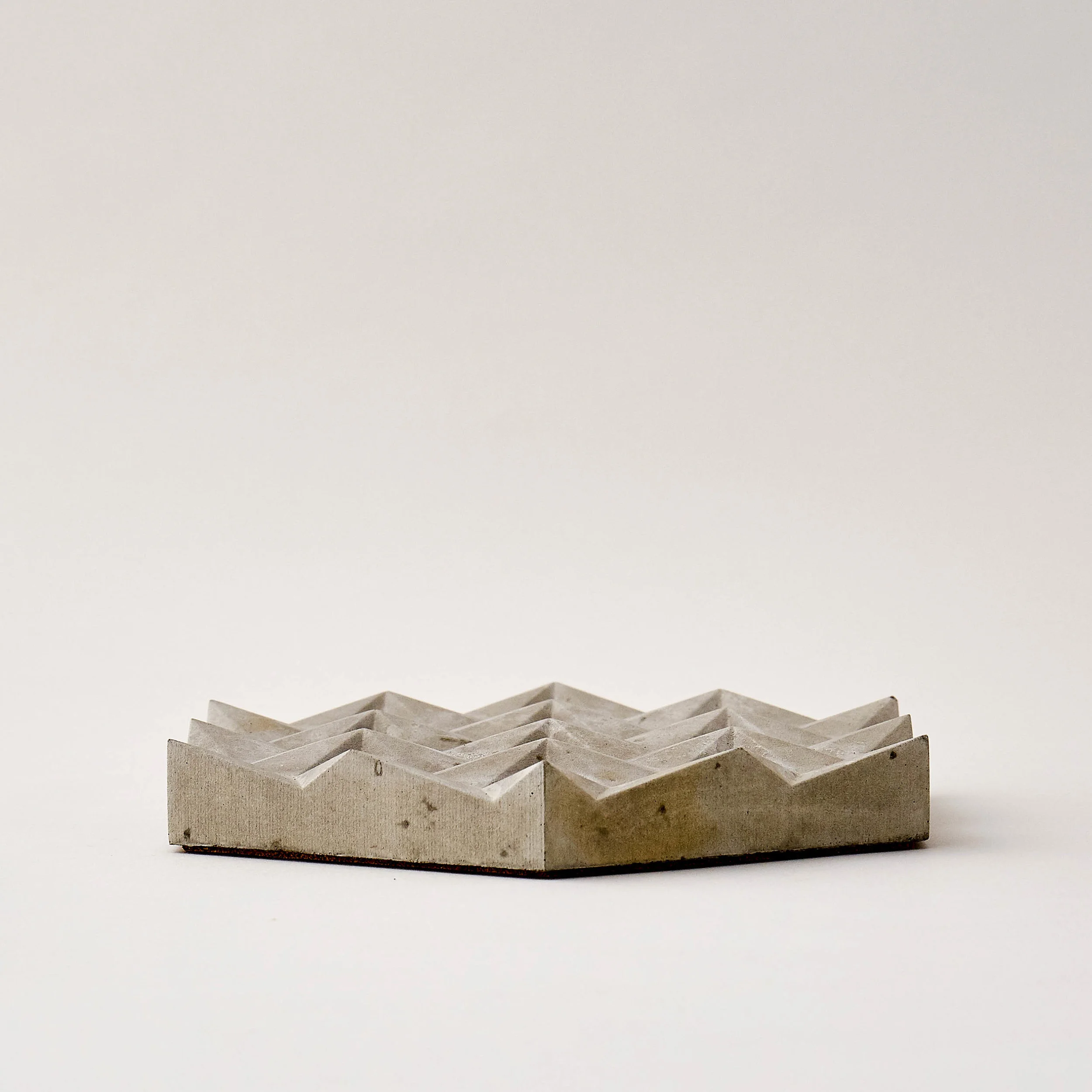 trivet profile.jpg