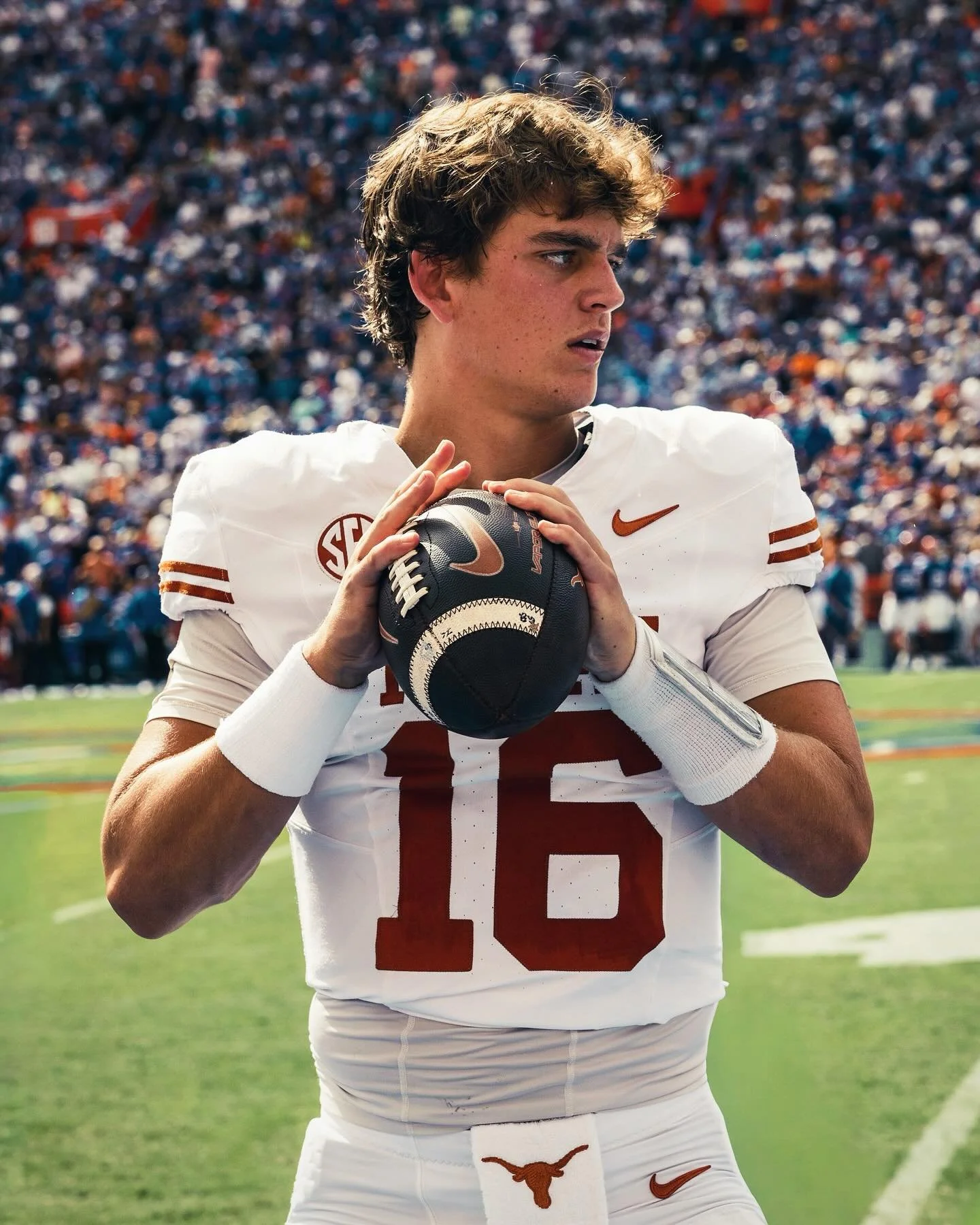 @archmanning at @uflorida today. @texasfootball