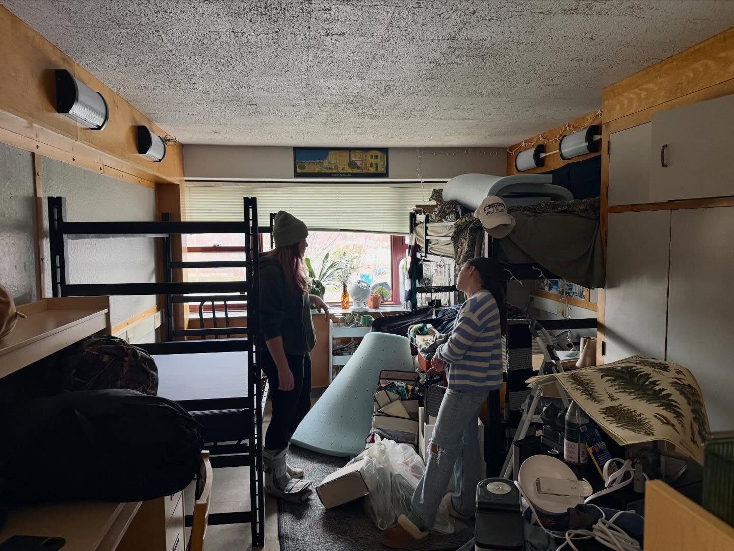 Dropping off at UVM. 
Volleyball Tourney.
🏂 lessons with Uncle Bill. 
Faves.
Slate beauties.