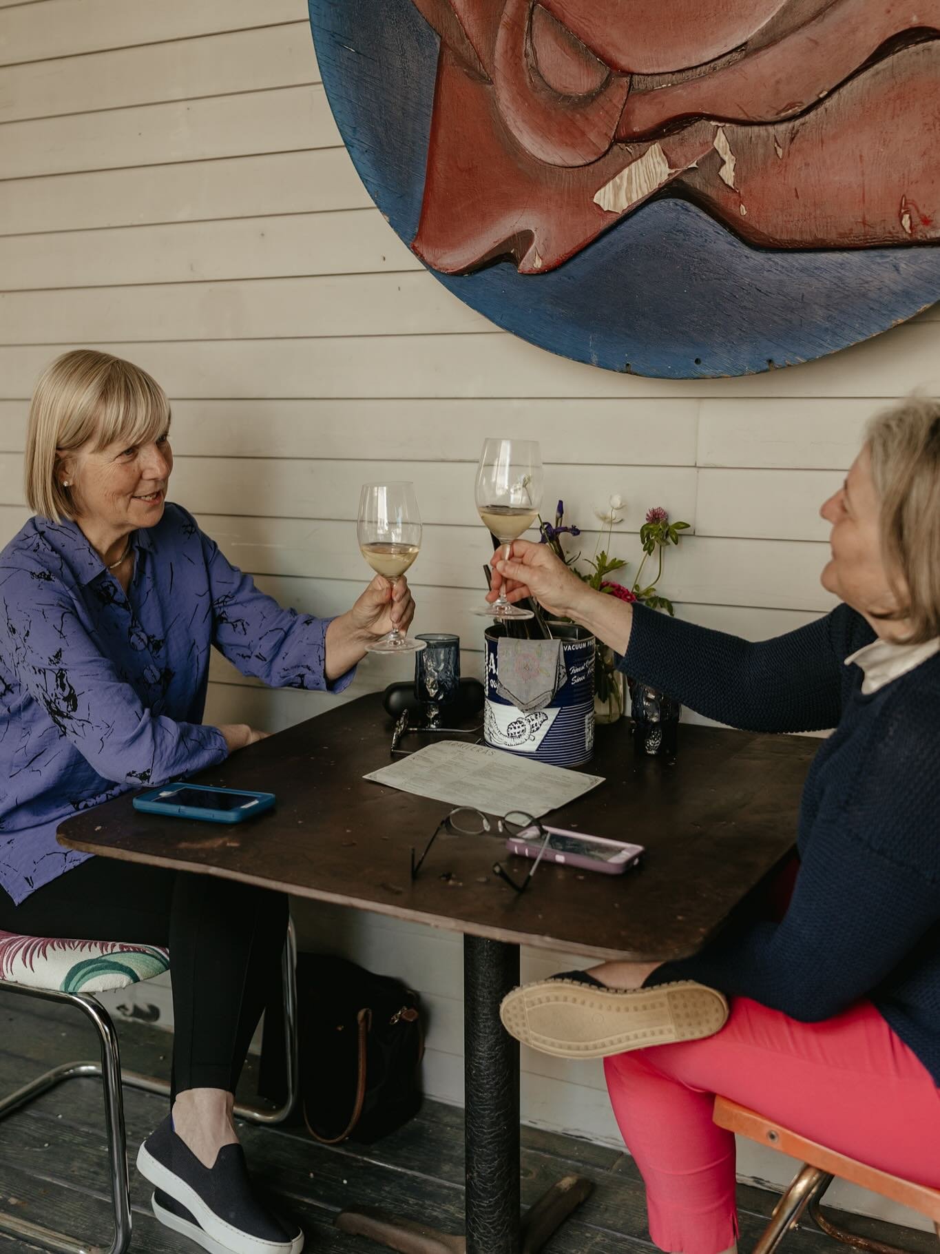 ✨PORCH DINNER✨Join us Friday and/or Saturday 6/27 + 6/28, 6pm seating, for another @artvanprogram fundraiser&mdash; a full service, coursed dinner with beverage pairs at the Vine! Foraged goodies, local organic @sixriverfarm veggies, and fun with a p