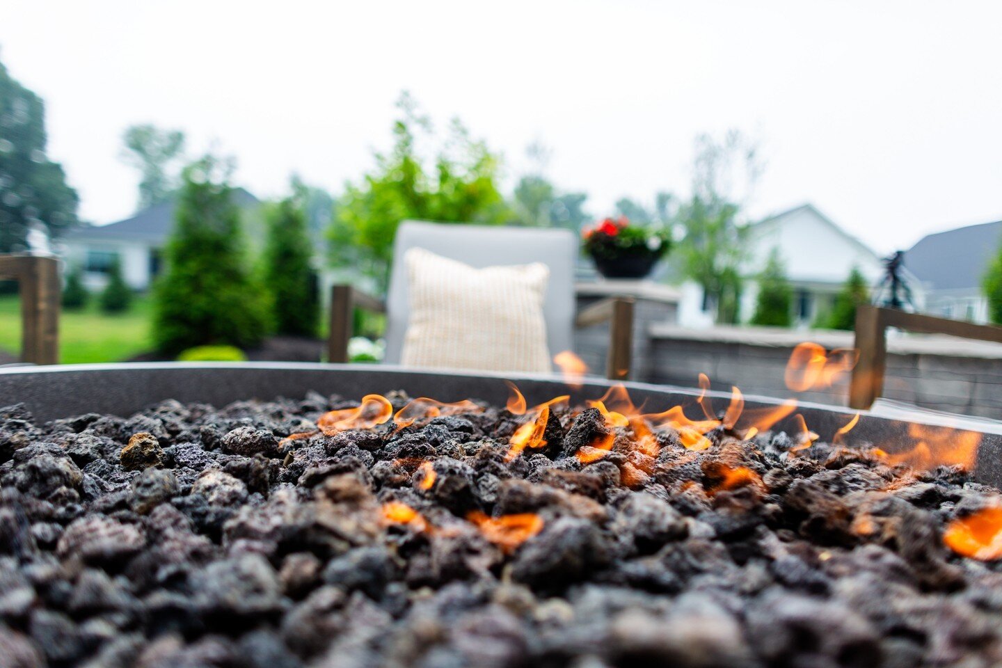 Firepits: all the fun of a bonfire minus the effort.

#bexleyohio #bexleyoh #columbuslife #landscapinggoals #backyardbonfire #cozywintervibes #newfirepit #backyardfire