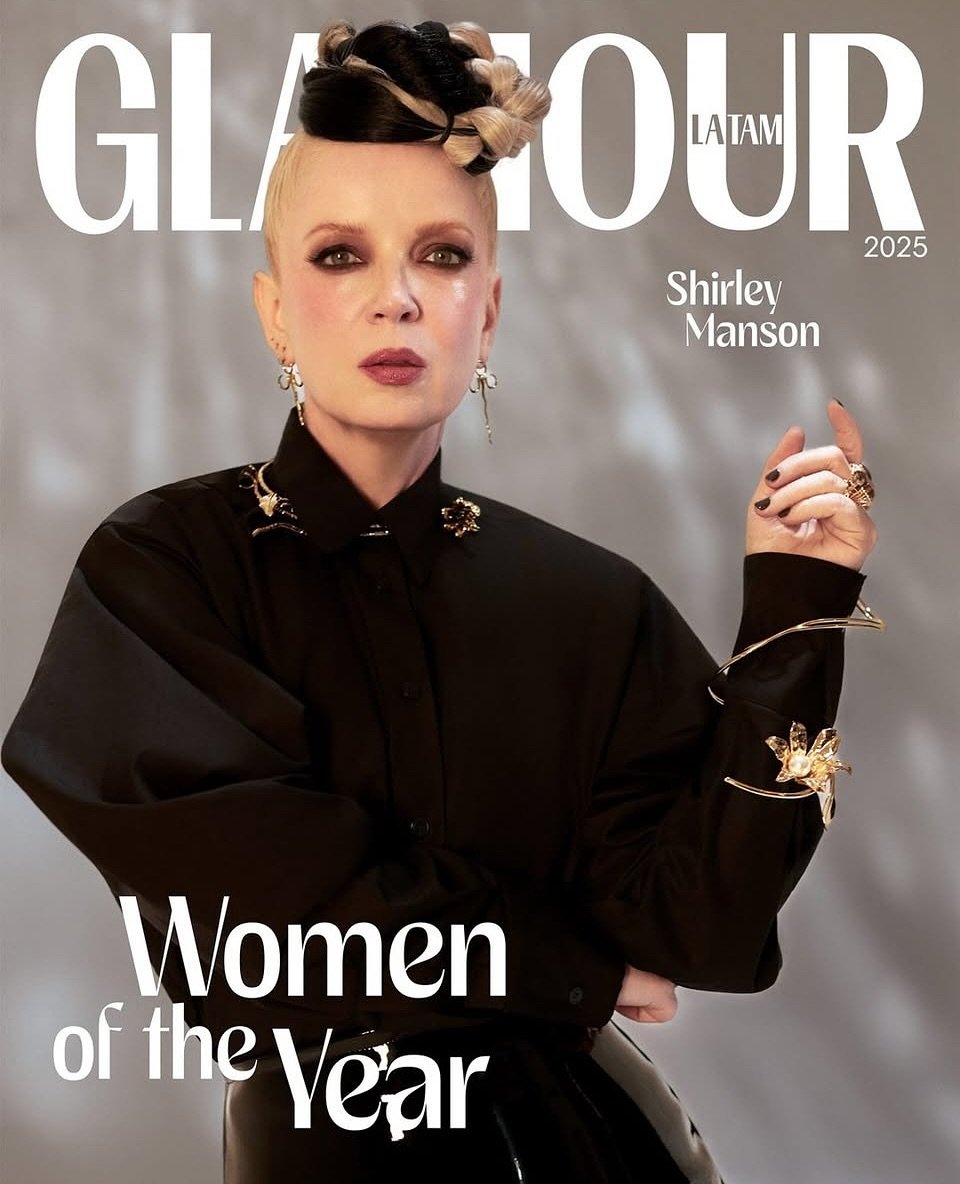 Magazine covers, I&rsquo;ve been loving lately. Love seeing women over 50 on the covers - let&rsquo;s hope we see more in 2026. 

@glamourmexico featuring @garbage Shirley Manson 

@vogueportugal featuring Simone De Oliveira 

@hellomag latest issue 