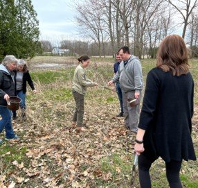 Website- Volunteer soil sample training 2.jpg