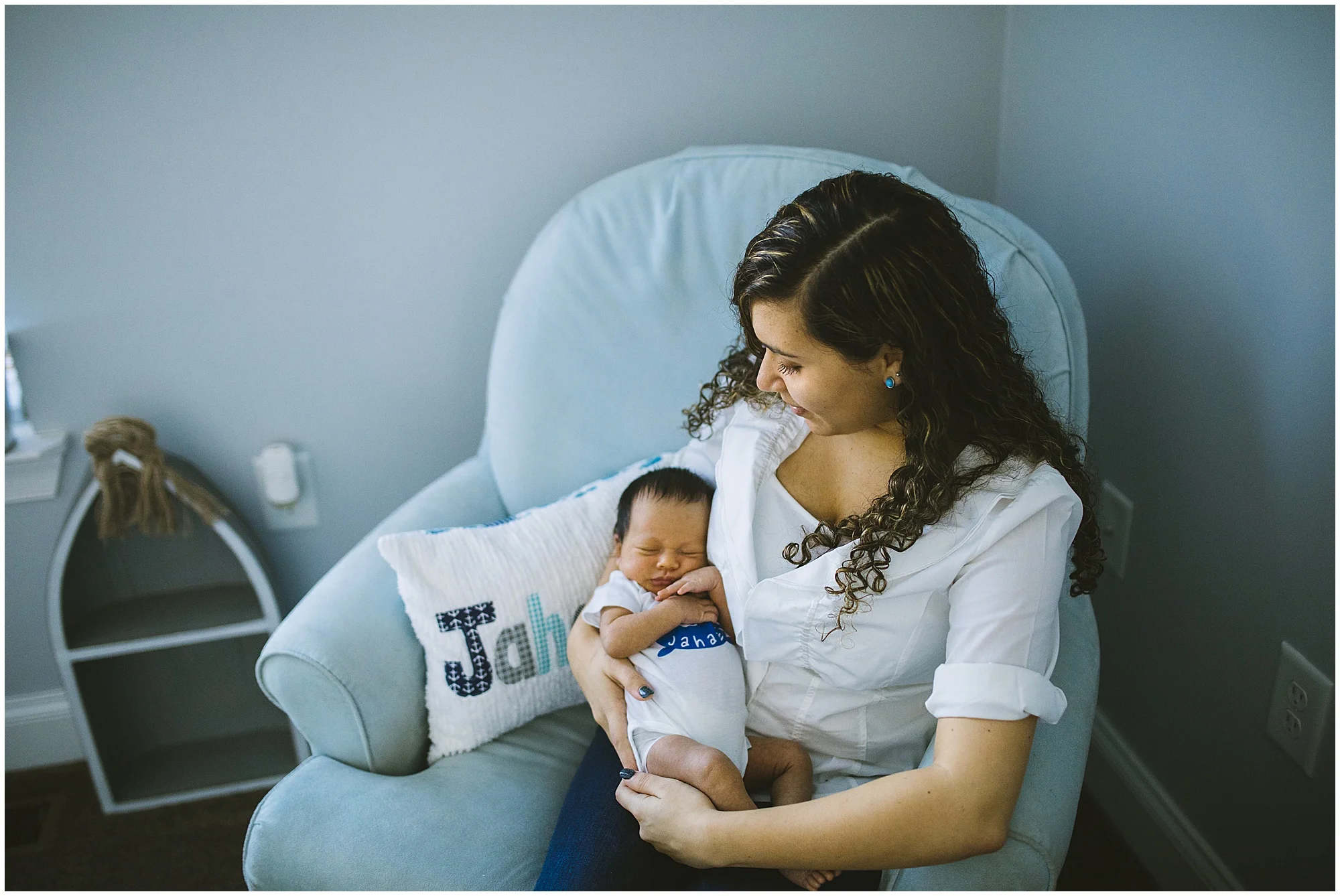 Emily-Lapish-Photo-Film-documentary-newborn-session_0010.jpg