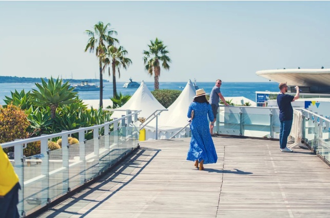 Jennifer DaSilva - "I'm Packing Only Female-Founded Brands." 