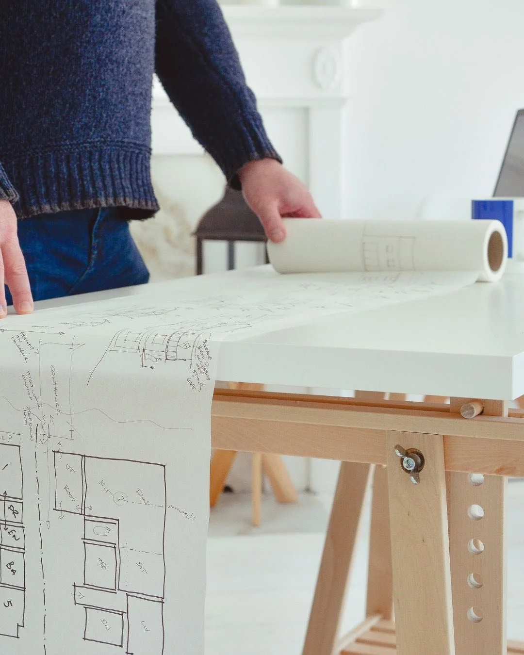 Planning a home extension or remodel in Hampshire soon?

Our guide tackles the first crucial step: Finding an Architect who truly understands your vision and your home.

We work with trusted local Architects who can make your renovation journey smoot