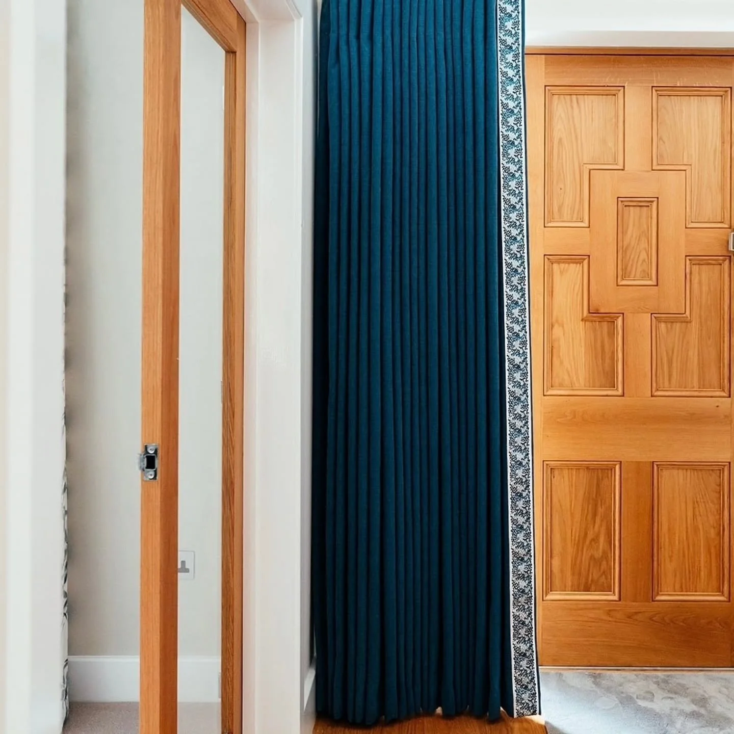 Nothing compares to hand made curtains and blinds. 

We come to see your windows, discuss suitable styles, measure up, recommend fabrics, linings, headings, tracks, poles and trimmings. 

Once made, our fitter will hang and dress them for you, the pe