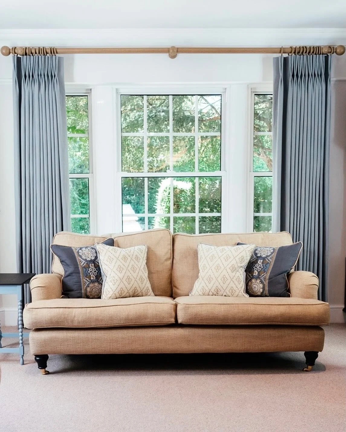 Classic, elegant, and incredibly comfortable, meet the Bluebell sofa.
⠀⠀⠀⠀⠀⠀⠀⠀⠀
We paired her with beautiful interlined double pinch pleat curtains and the most sumptuous embroidered cushions and honestly, the details are everything. 
⠀⠀⠀⠀⠀⠀⠀⠀⠀
The p
