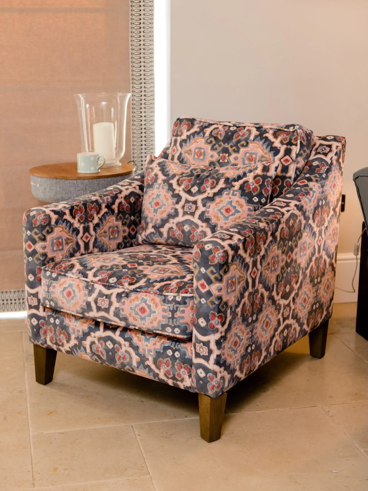 This chair 😍. Still one of my favourites! 
⠀⠀⠀⠀⠀⠀⠀⠀⠀
Designed a couple of years ago as a bold focal point in an open plan living space, and it hasn&rsquo;t lost any of its impact.
The fabric is Linwood Kami printed velvet. A heady mix of intricate p