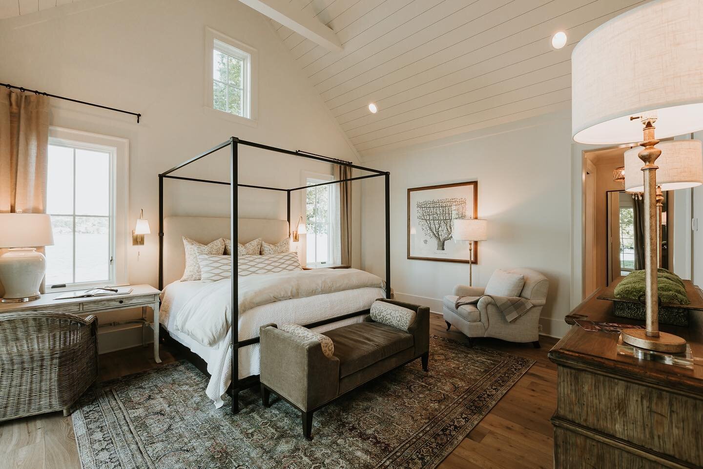 We love this luxurious master suite in this gorgeous custom home we built last year. Photos by @_chrissmithphotography_ Architect @shawnfisherdesign Furniture by @opjenkinsfurniture #masterbedroom #masterbathroom #bathroomdesign #bedroomdecor