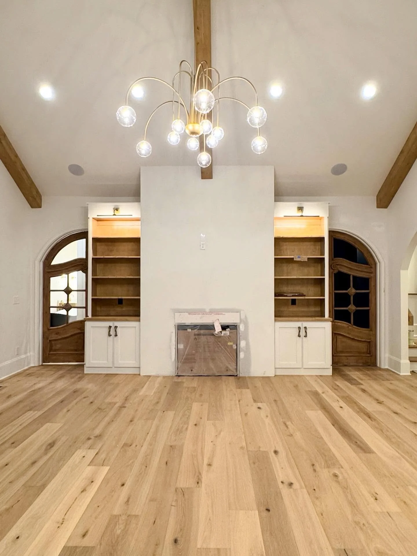 A sneak peek at our @hbaknox Parade of Homes house in Channel Point subdivision. This house is stunning with classic finishes, custom trim details, and a hidden pantry! We cannot wait for you to see it! 

Join us for the next three weekends to tour t
