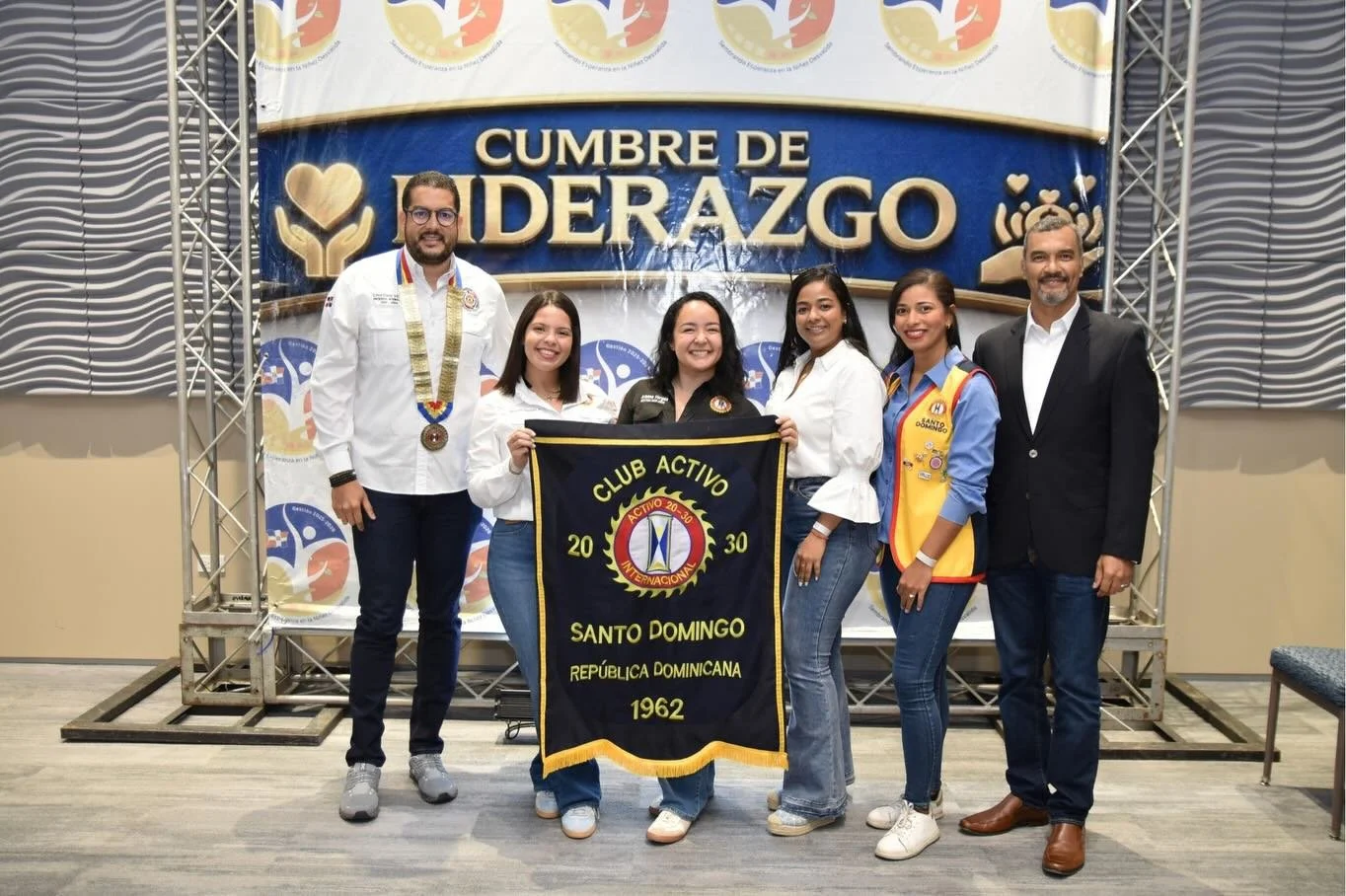El s&aacute;bado 28 de marzo, el Club Activo 20-30 Santo Domingo particip&oacute; en la primera edici&oacute;n de la Cumbre de Liderazgo, organizada por ANCA 20-30 Rep&uacute;blica Dominicana.

Este importante encuentro cont&oacute; con la ponencia d