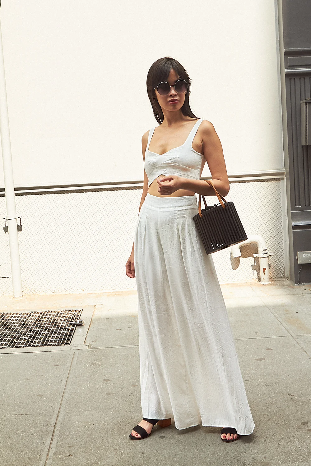 ALL_WHITE_WIDE_PANTS_ 1.jpg