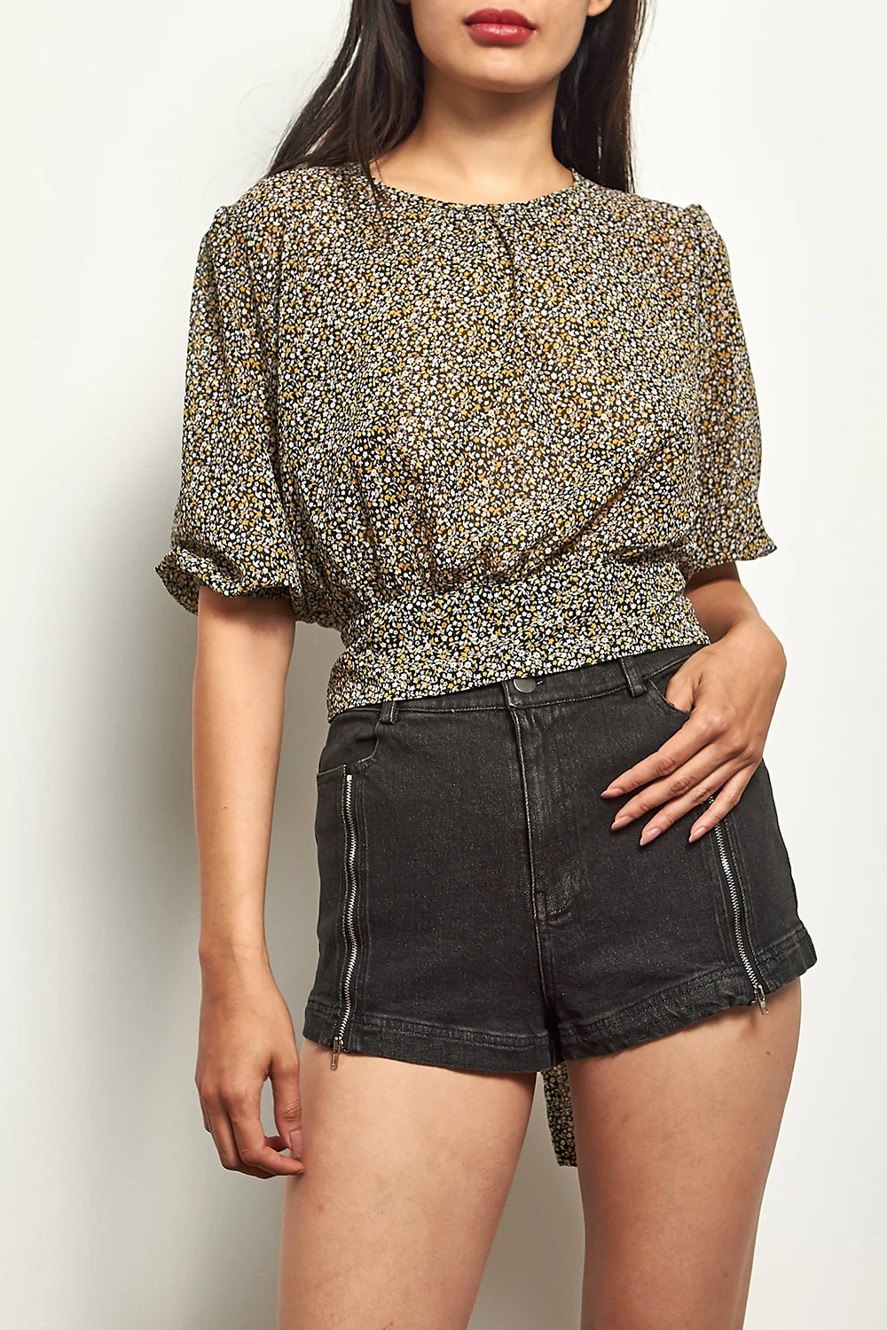 ZIP_DEEP_GREY_SHORT_3 1.jpg