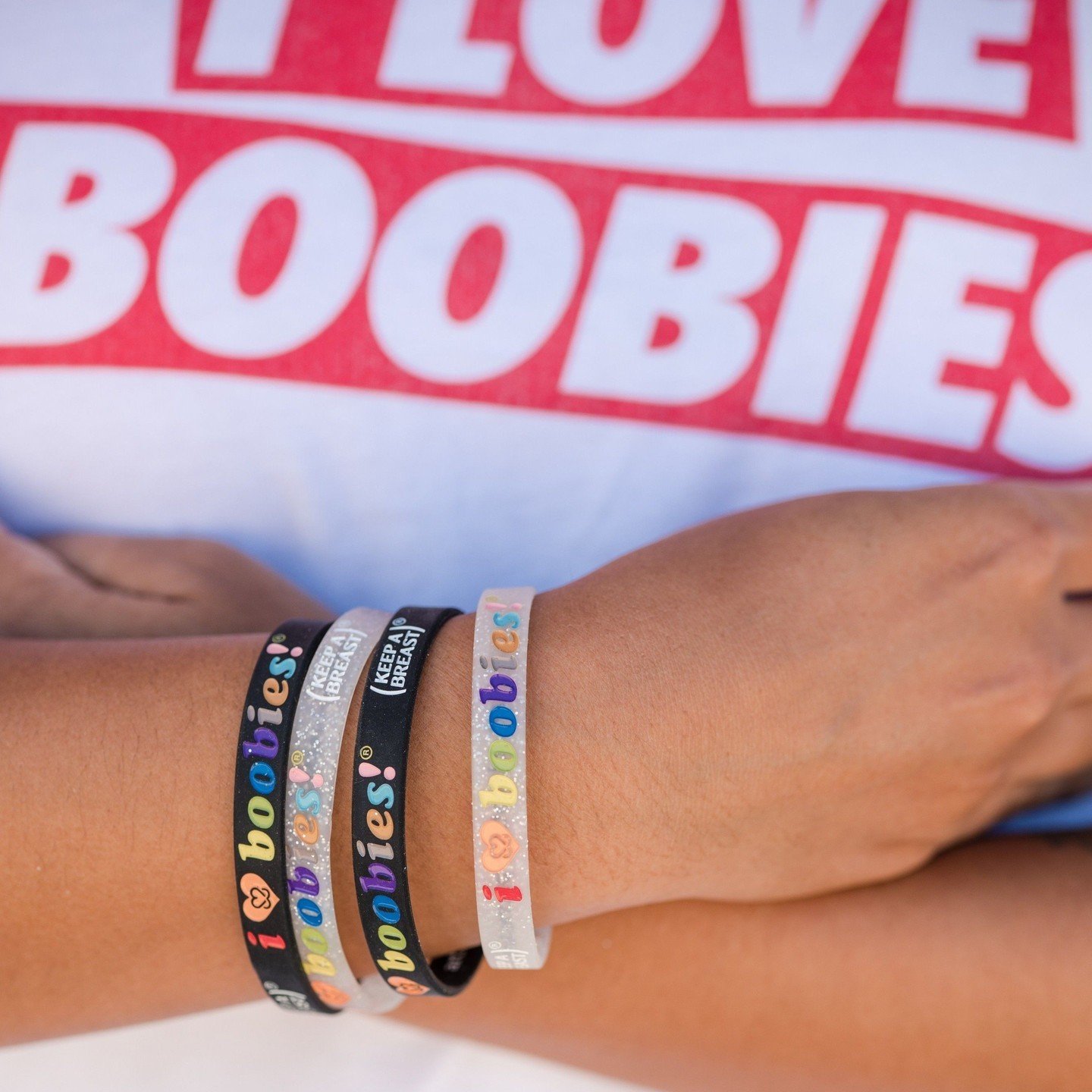 Celebrate #PrideMonth with @keepabreast! 🥳🦄 🪩⁠
⁠
Our Limited Edition Pride Collection features our iconic bracelets with the Progress Pride Flag colors. We believe that everyone should have the right to fair and nondiscriminatory healthcare. Perio
