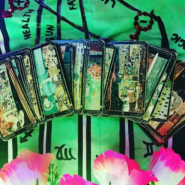 Spread EM 💚💗💚
#gustavklimt @loscarabeotarot