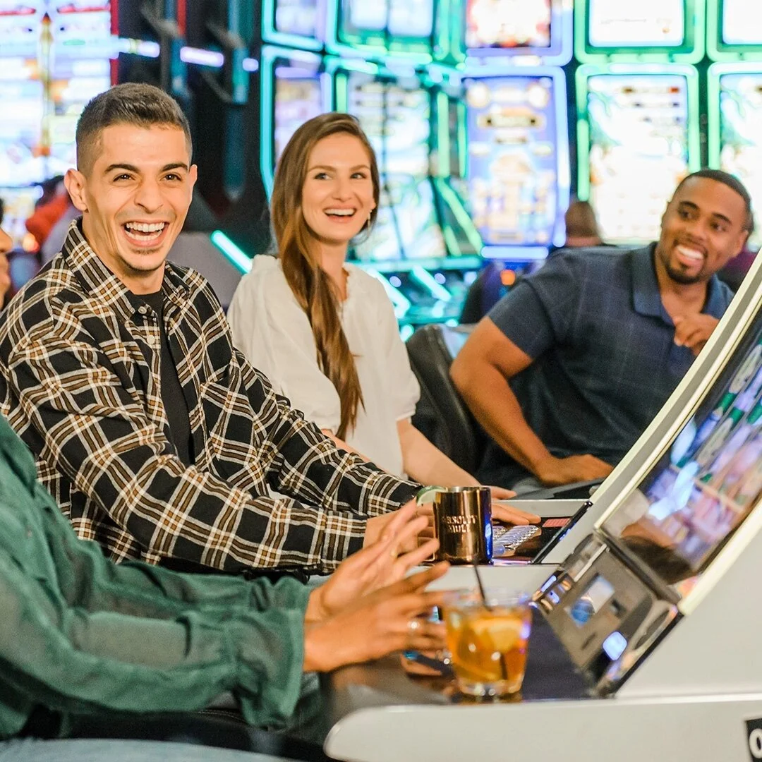 Dash away to Coushatta for the holidays! 🎄🎰 Stay and relax at the luxurious Seven Clans Hotel or Grand Hotel. Then play the largest gaming floor in the Lake Charles area. ⚜️