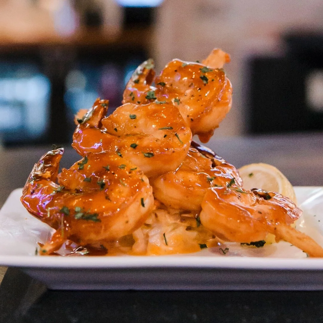 Don&rsquo;t watch the games on an empty stomach. Find sports bar classics and Cajun bites alike at The Rez Sportsbook. From burgers and wings to Boudin Egg Rolls, Sugarcane Shrimp, and more! 🍤🏈