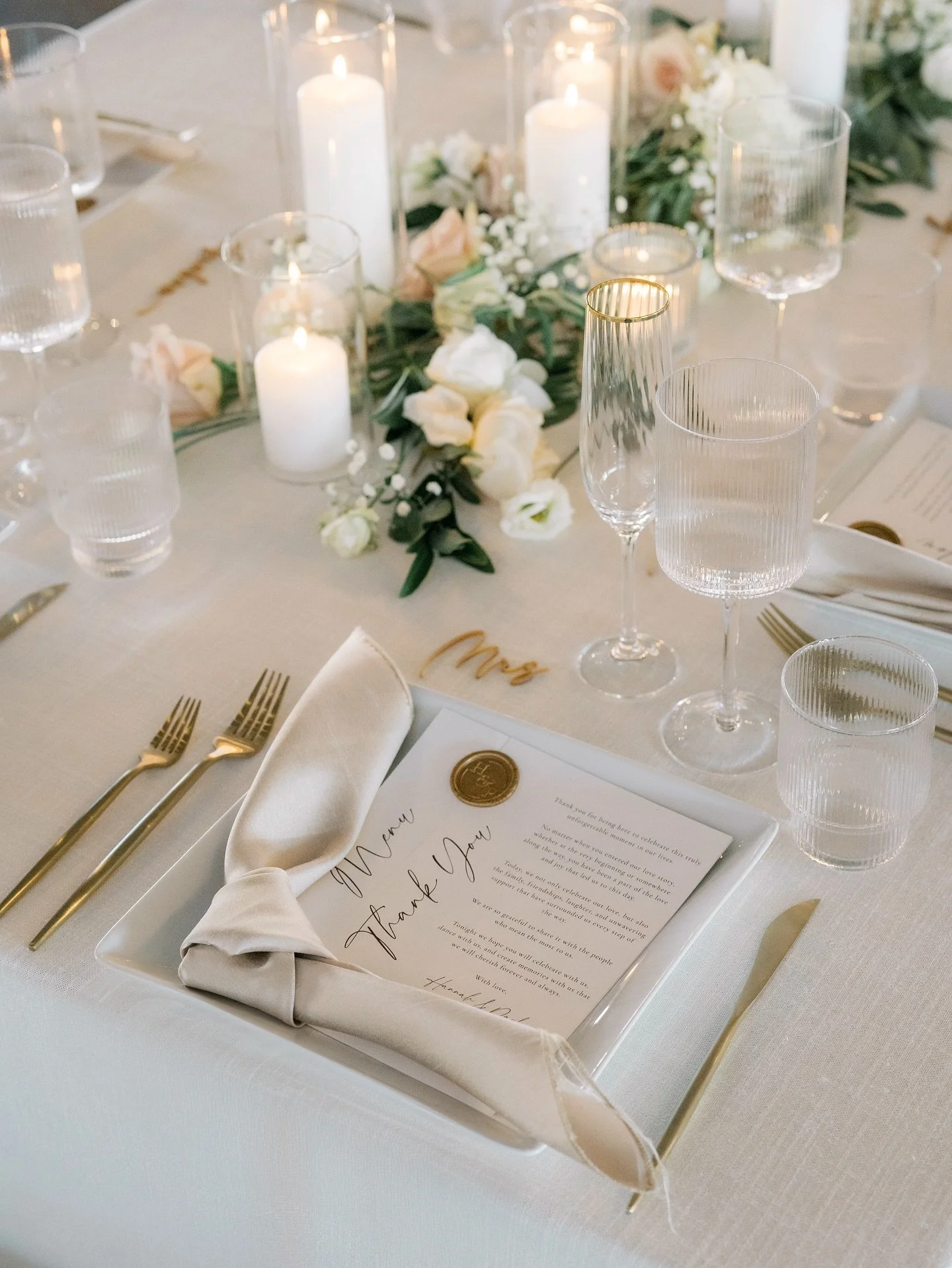 🤍

Photography: @alexandriamarie.photo 
Planning + Design: @sevenohsevenevents 
Flowers: @vandafloraldesign 
Stationary + Signage: @hallmarkedco 
Venue: @gamboninifamilyranch 

#2026Bride #2027Bride #EventVenue #WeddingVenue #SonomaCounty #Weddings 