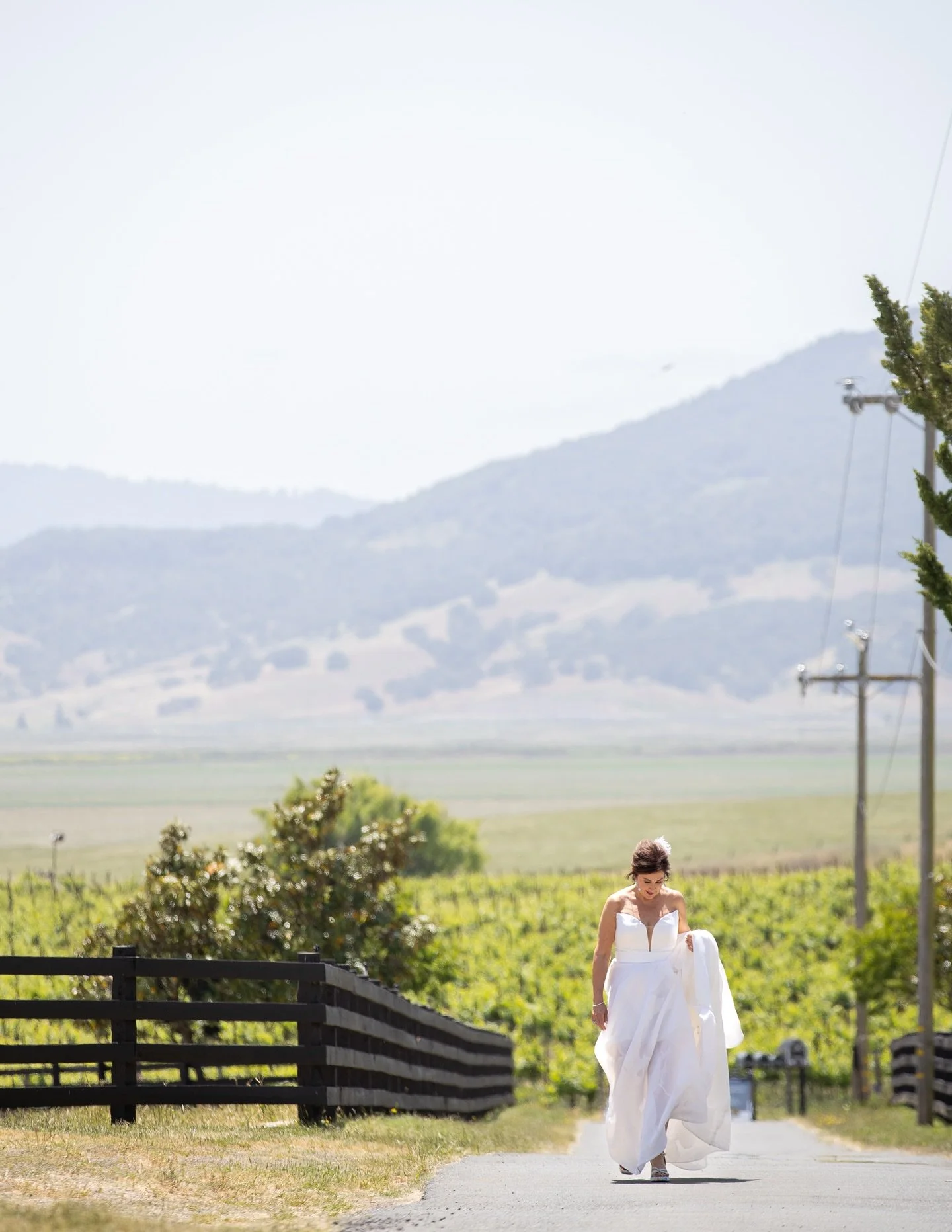 Stunning views are found just outside the Farmhouse, making the perfect backdrop for pre-ceremony portraits 🤍

Photo by @sabineschererphotography 

#2026Bride #2027Bride #EventVenue #WeddingVenue #VacationRental #Farmhouse #GamboniniFamilyRanch #Son