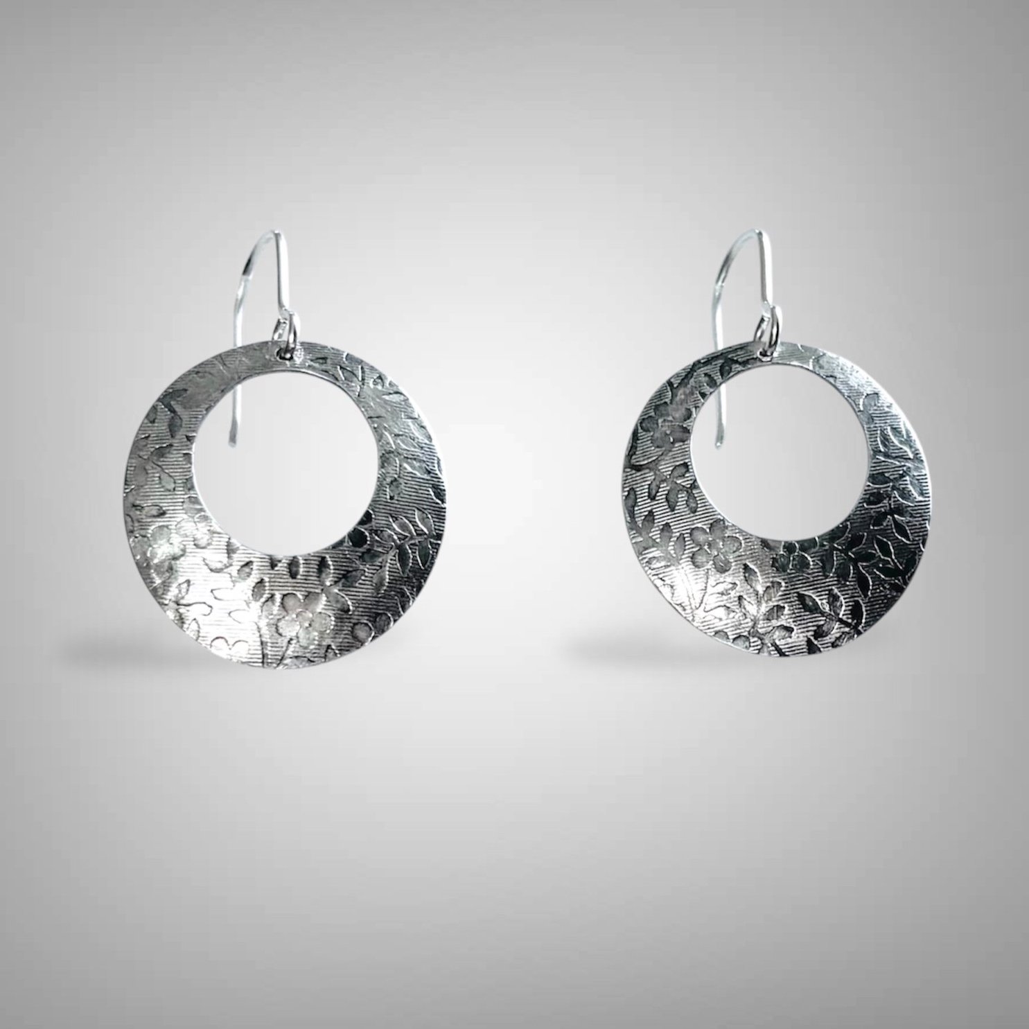 Wide+Patterned+Hoop+-Sm.jpg