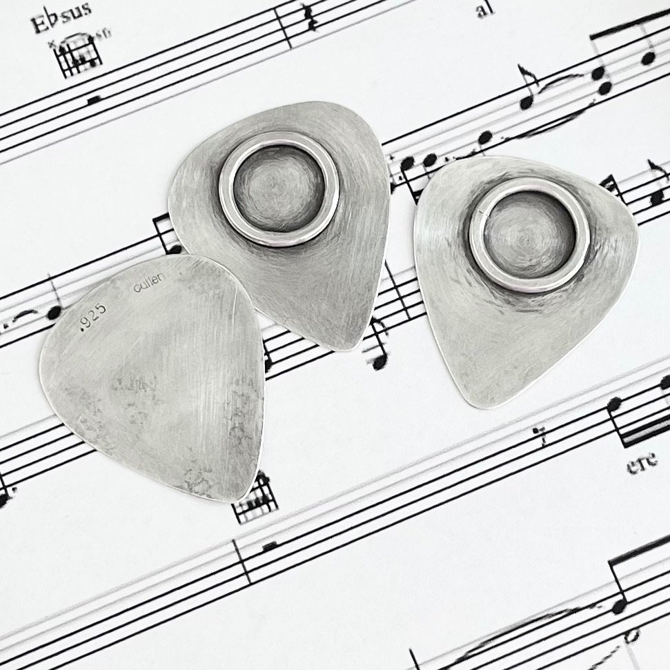 Guitar Pick Circle 2.jpeg