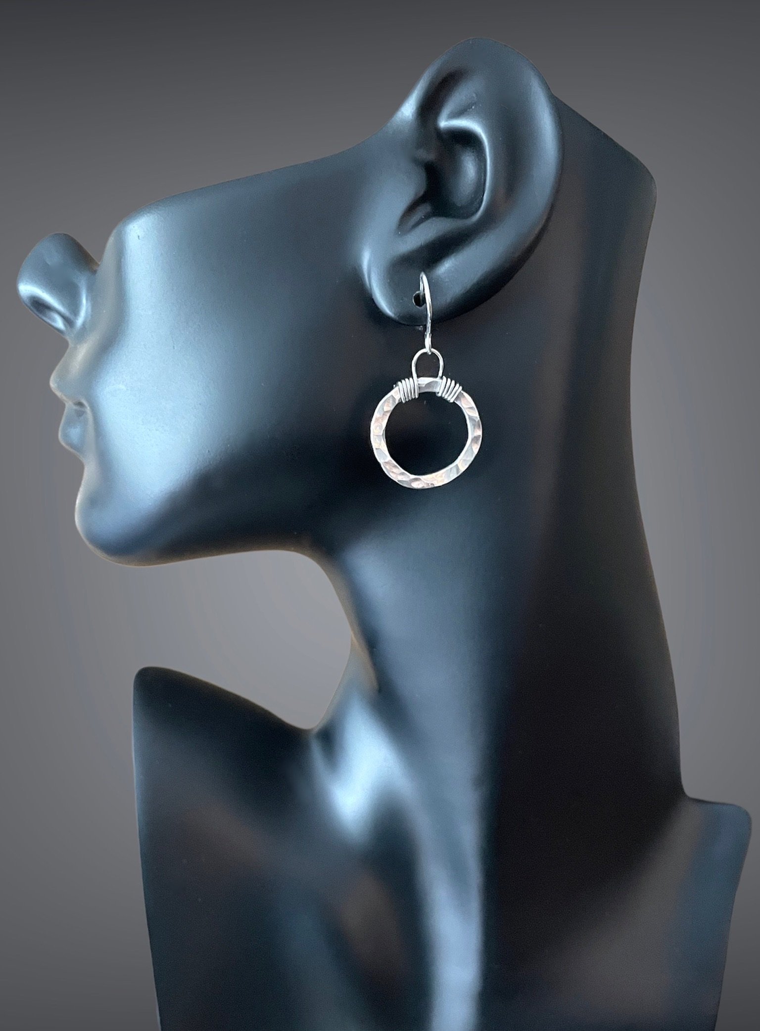 Signature Hoop Earrings Sm d.jpeg