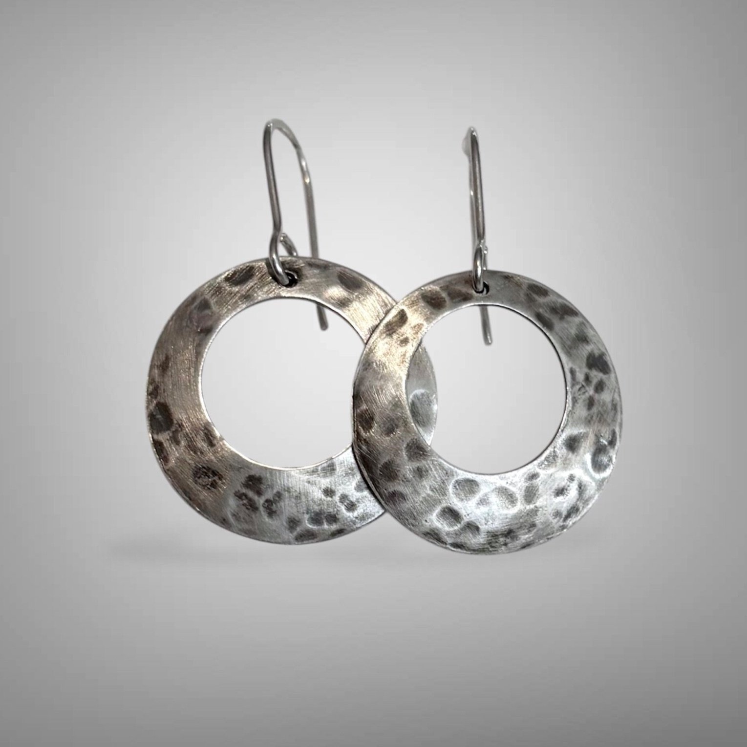 Wide+Hammered+Hoop+-Sm+c.jpg