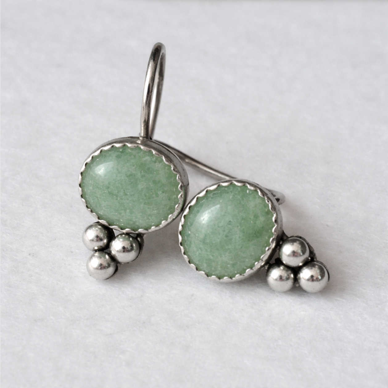 Oval Set w:Trpl Ball Green 1.png