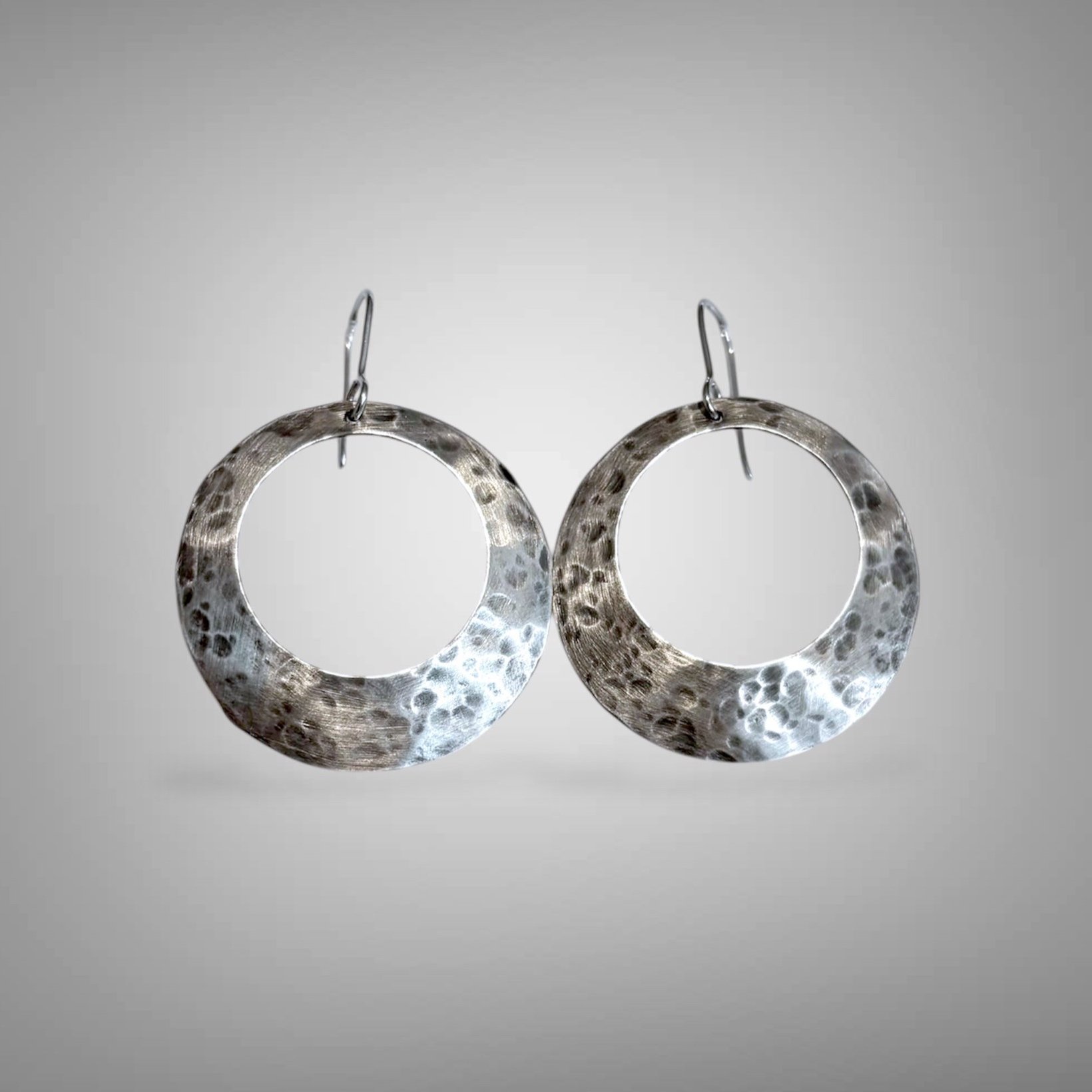 Wide+Hammered+Hoop+-Sm+b.jpg