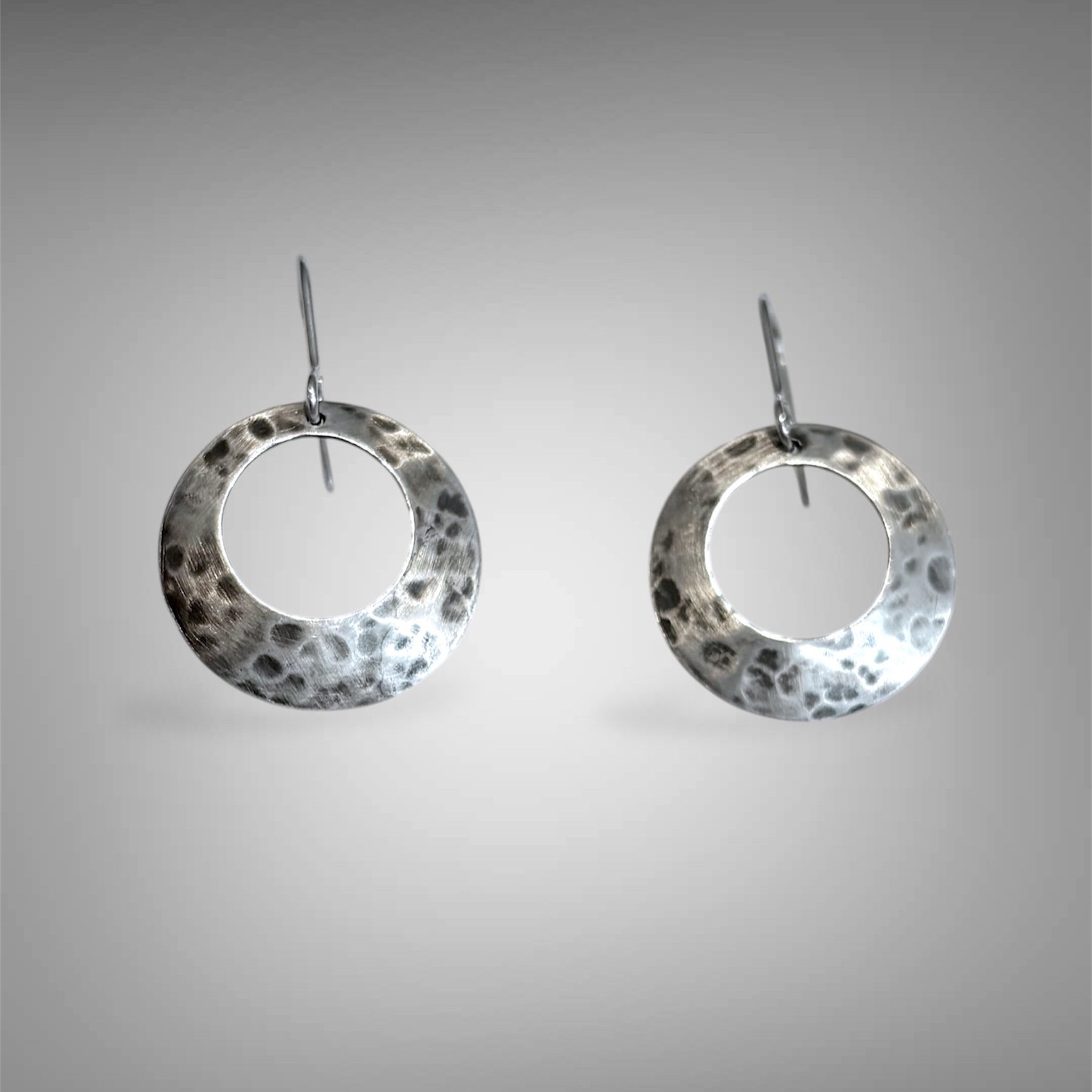 Wide+Hammered+Hoop+-Sm+a.jpg