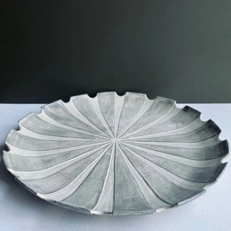 Scallop+grey%3Awhite+large+3.jpg