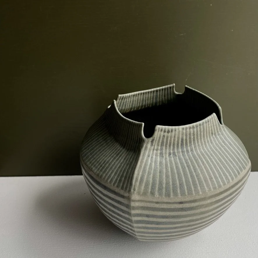 Striped vase 1.jpg