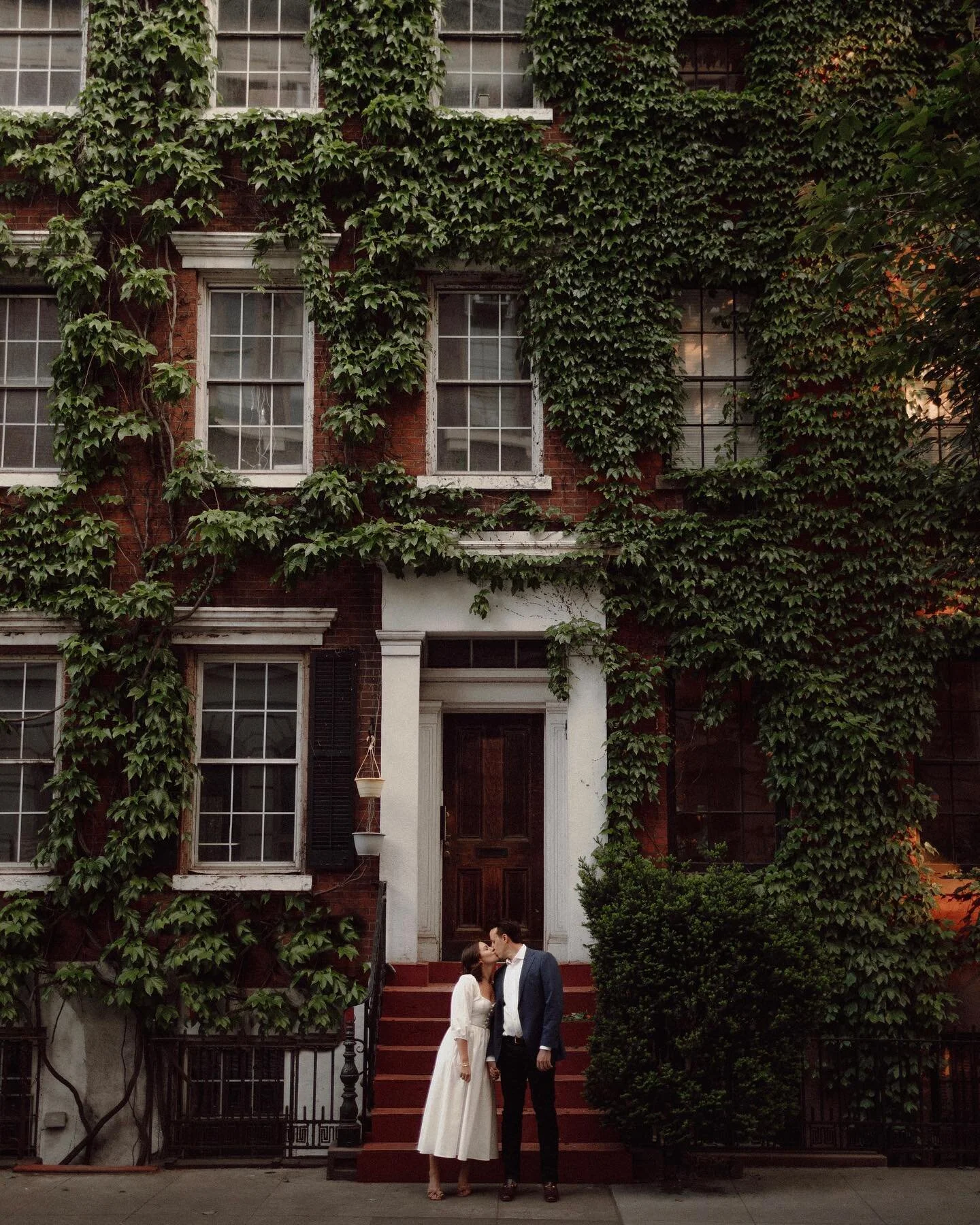 New York! In the spring! Easily one of the best and most romantic time x place collabs of all. Happy to be back and creating this week. Feels right. 🫶🏼
Here is Reynolds and John yesterday evening in the West Village. 🫶🏼