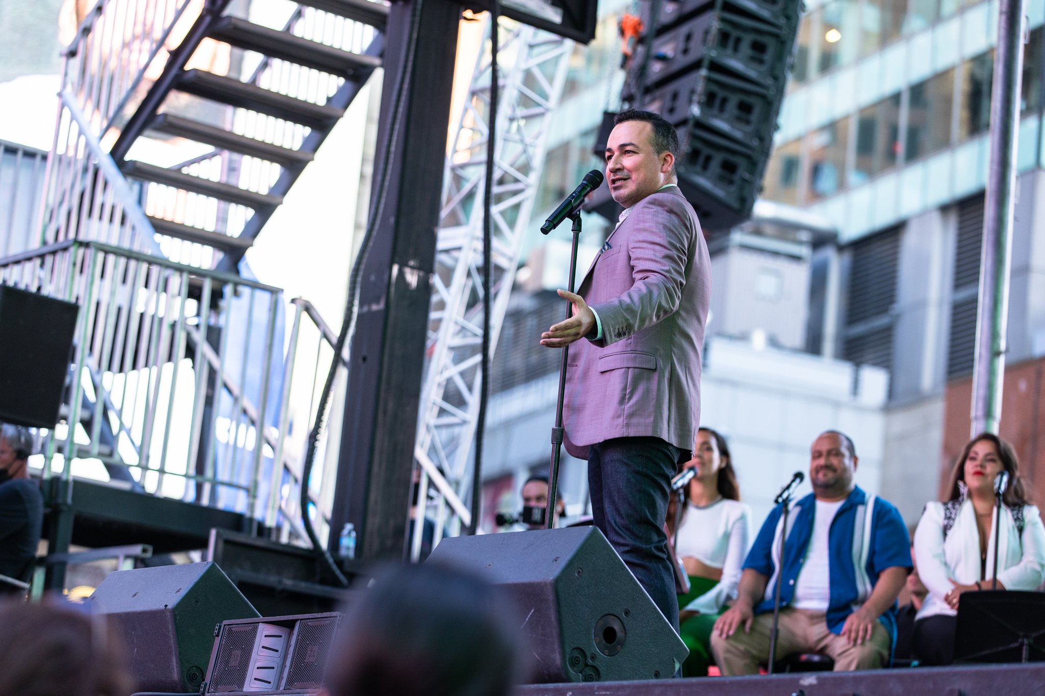 13_Curtain Up_Viva Broadway_Caesar Samayoa 2.JPG